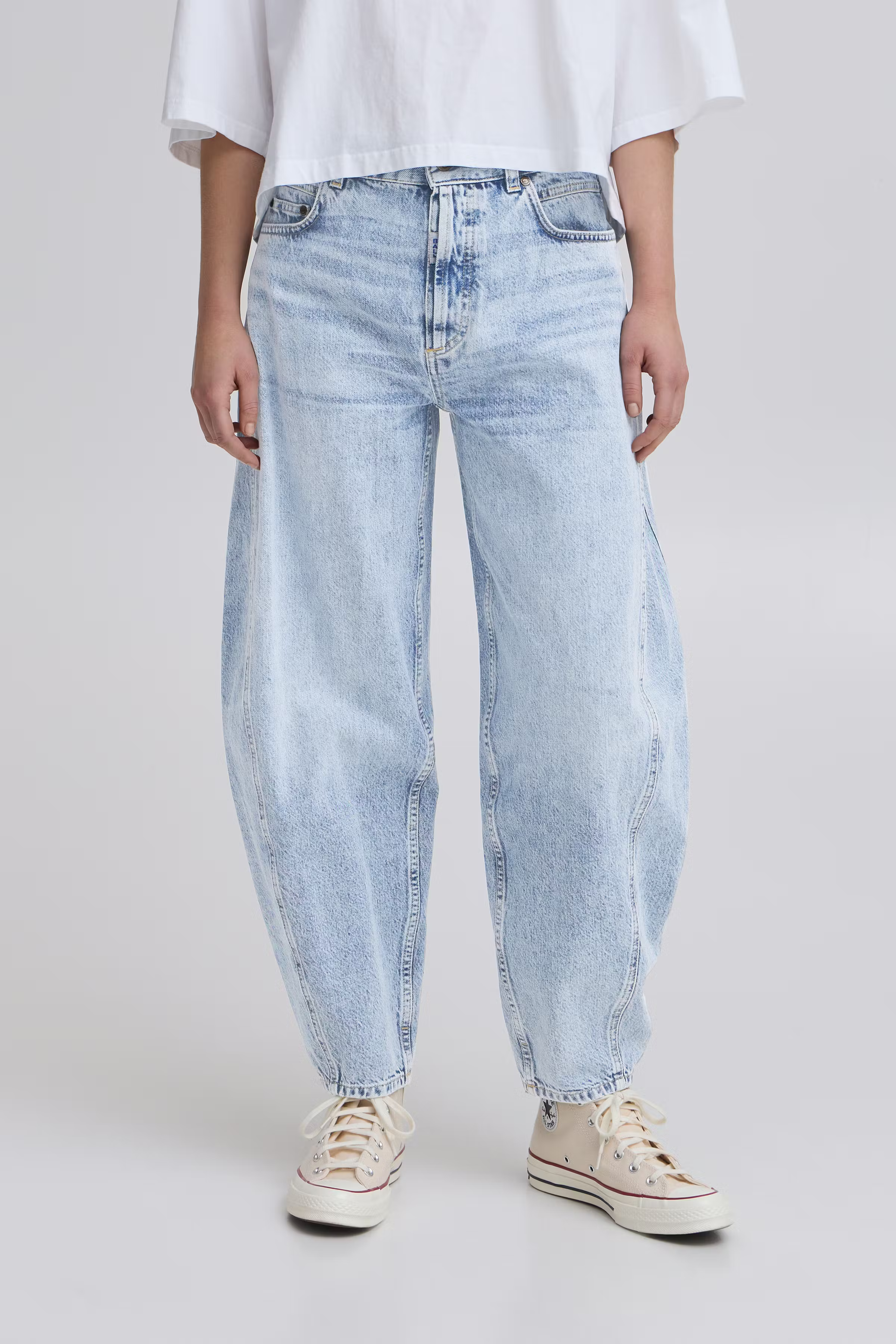 BACAVI  Curved Jeans LOOKBOOK FRONT 50405101-204625