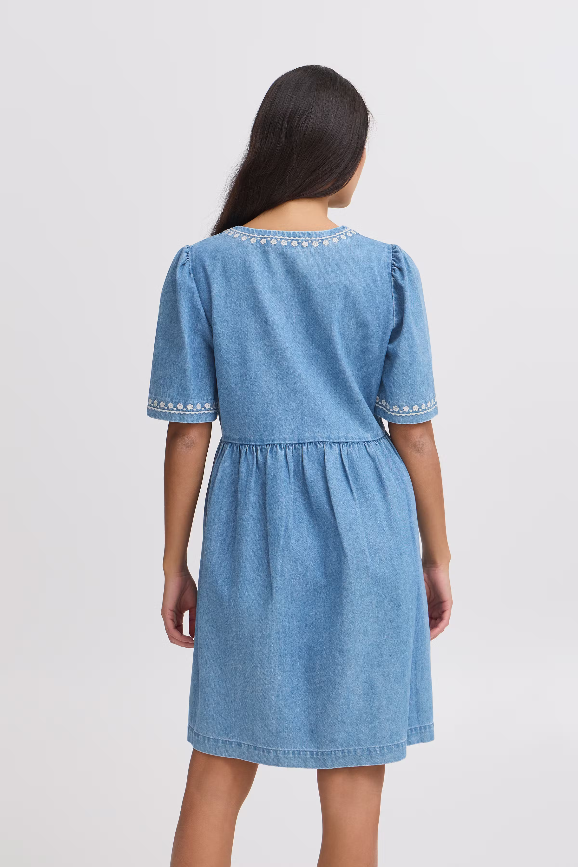 IRTAWNY Kleid LOOKBOOK BACK 20122716-203935