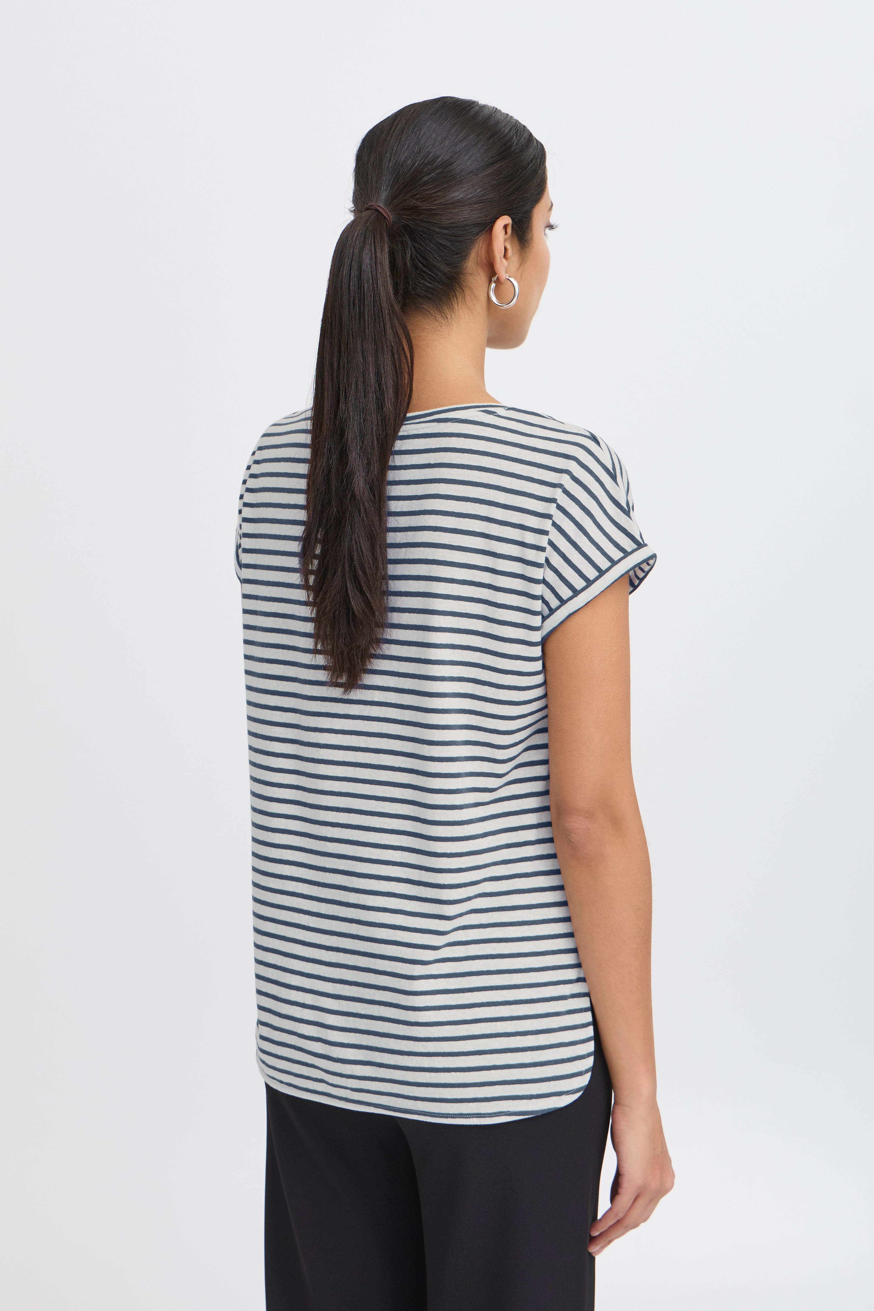 IHYULIETTA T-shirt LOOKBOOK BACK 20120227-202860