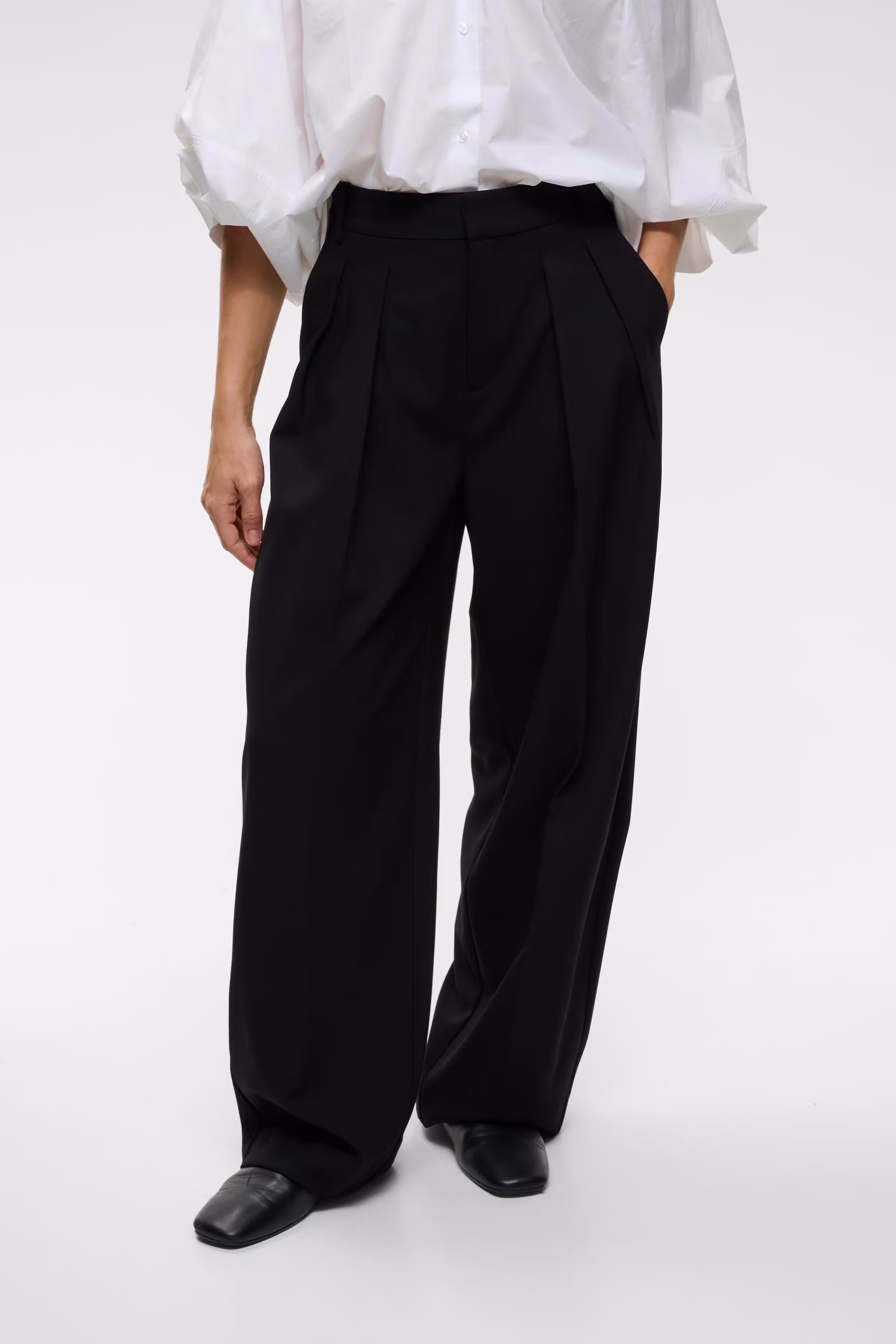 LOSANIW Trousers LOOKBOOK FRONT 30113708-194008