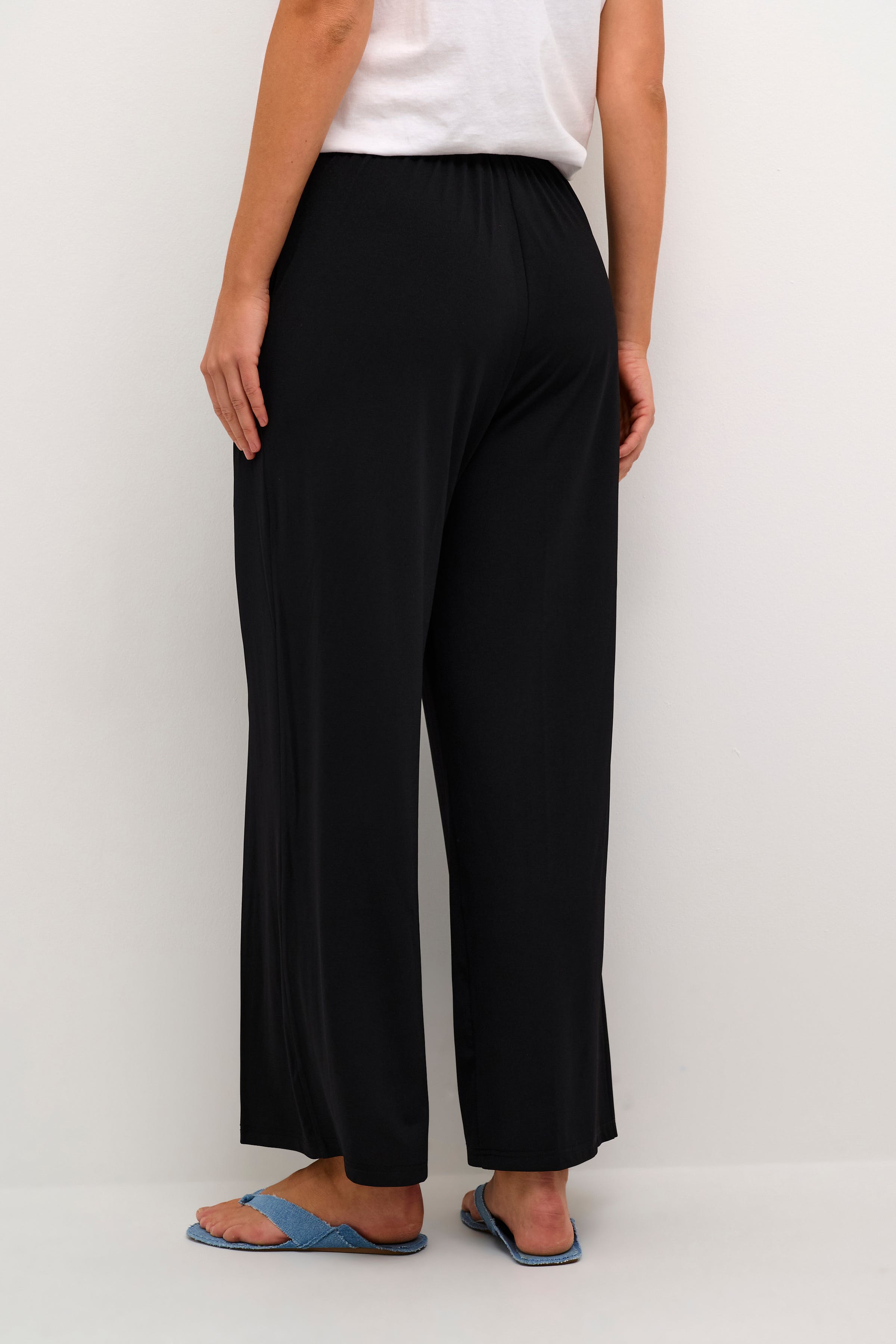 KAmallie Trousers LOOKBOOK BACK 10508903-100121