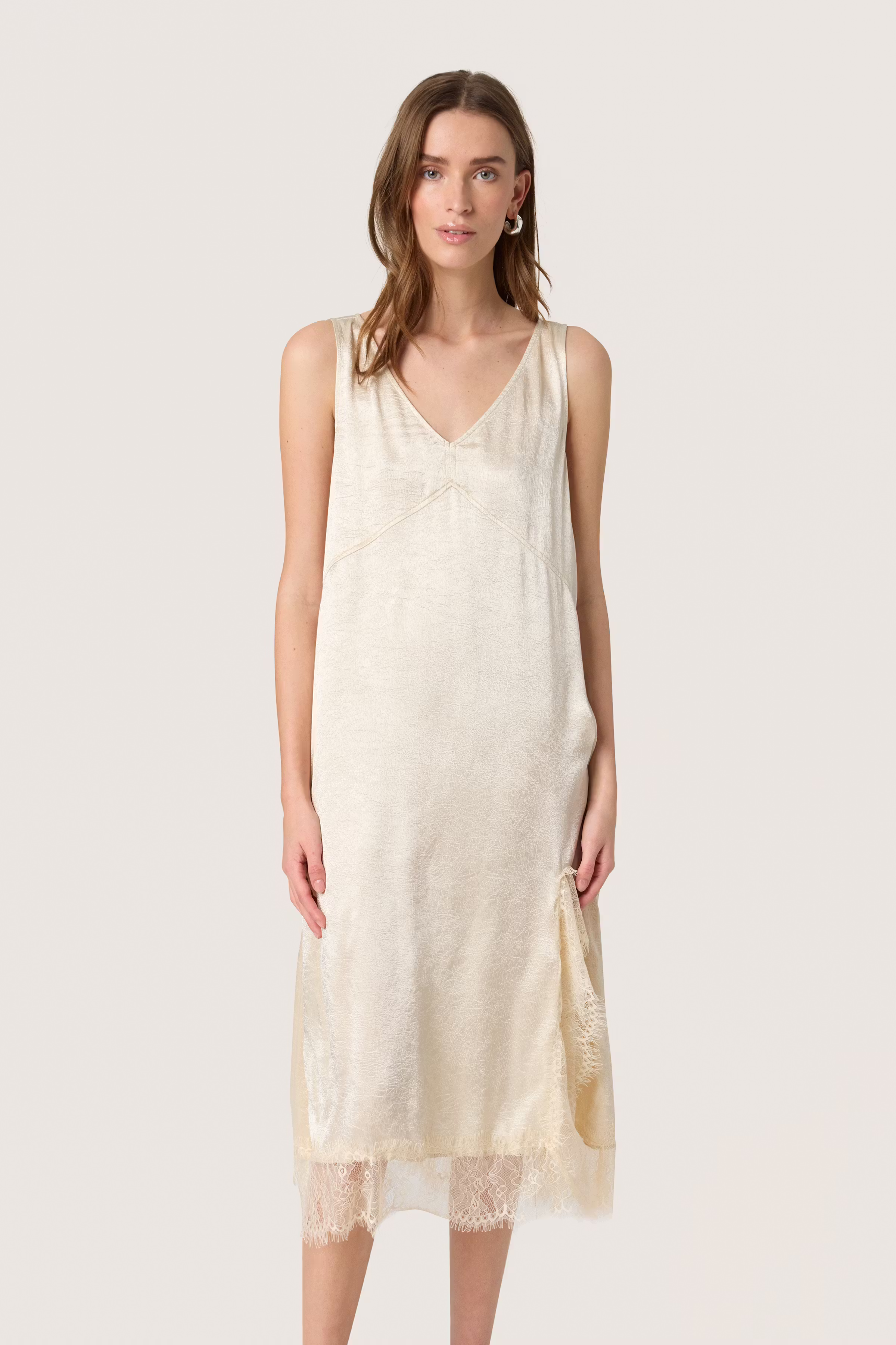 SLYennah Kleid LOOKBOOK FRONT 30408590-130907