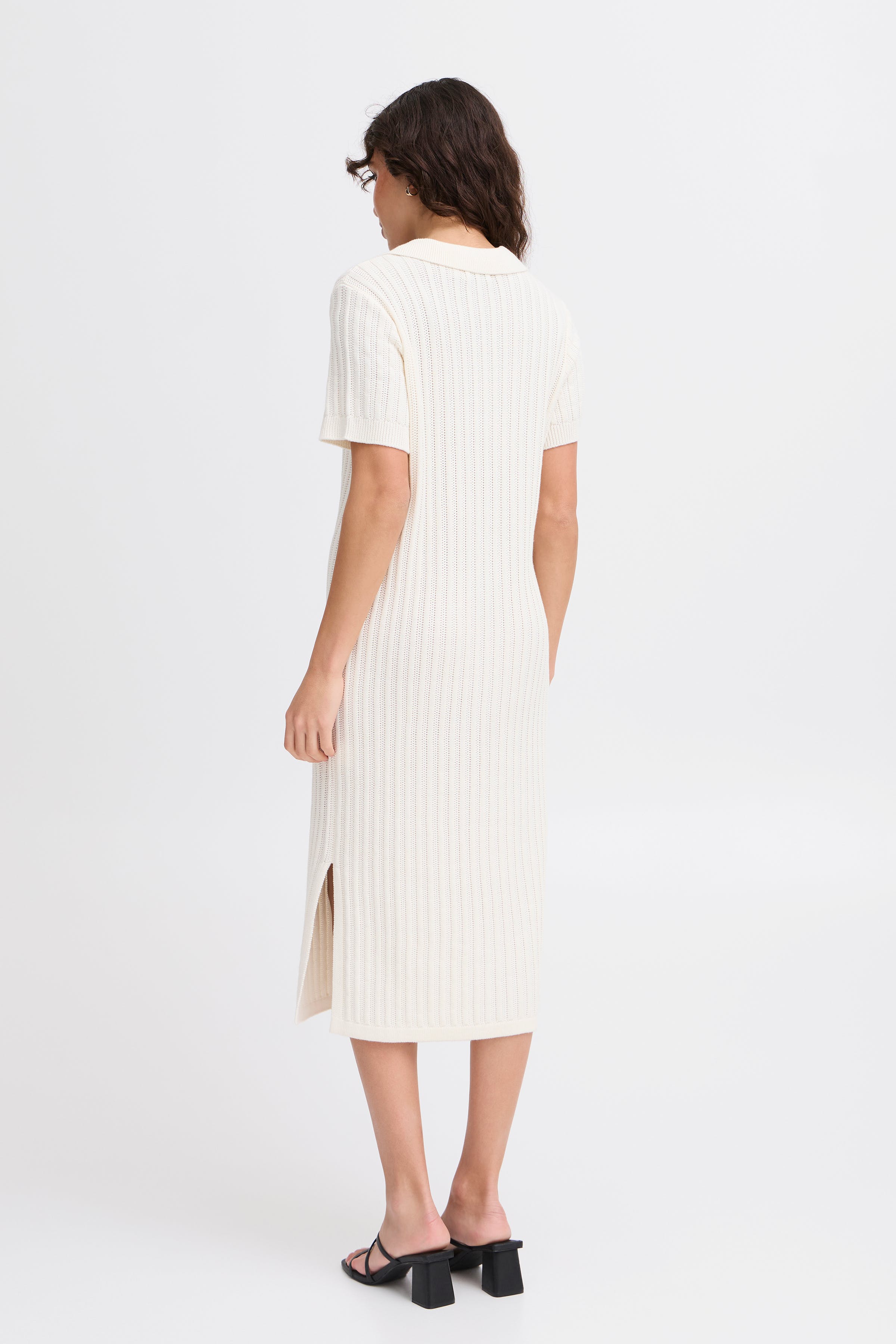 FROFELINA Kleid LOOKBOOK BACK 20615698-110701