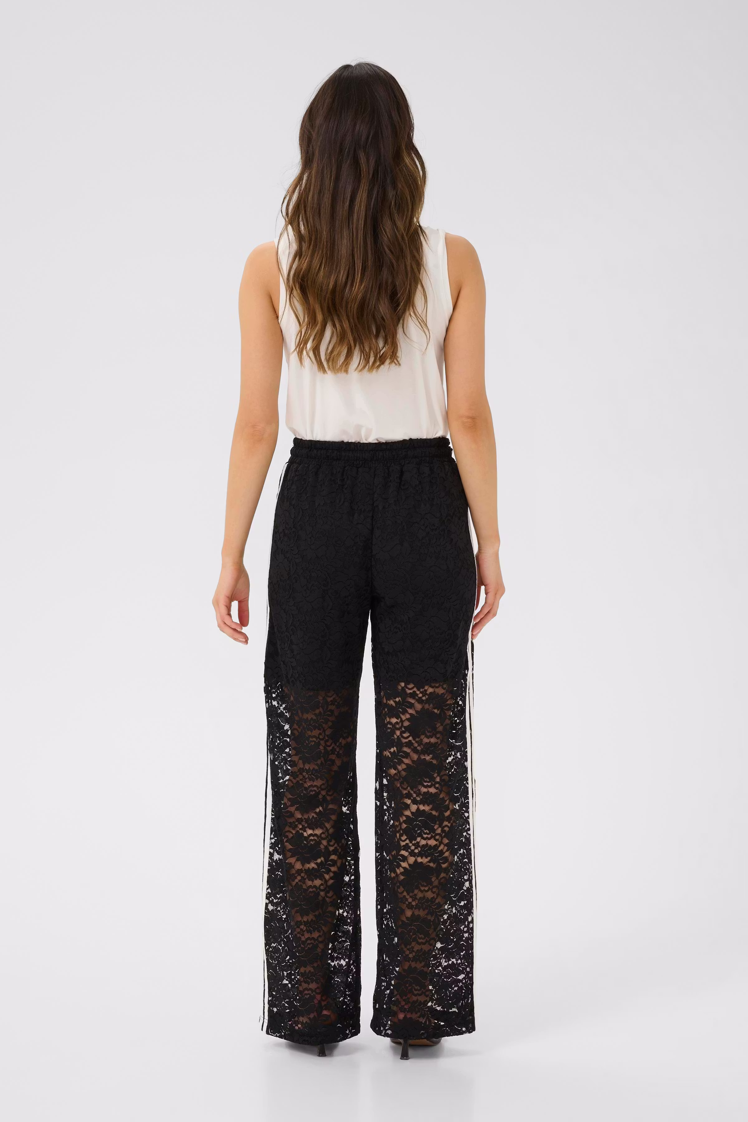 CUkala Sporty blondebukse LOOKBOOK BACK 50112903-500012