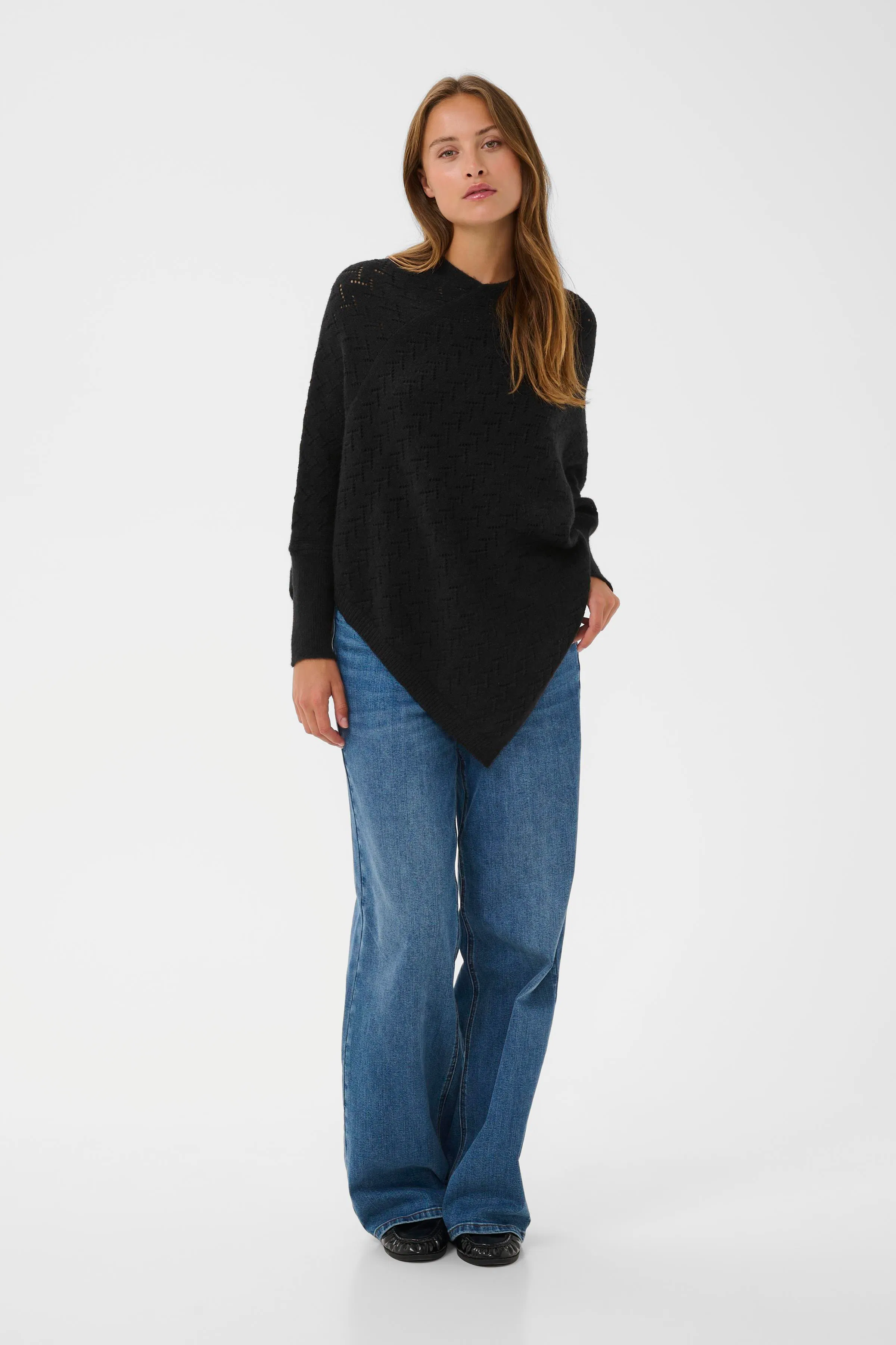 KAoline Poncho LOOKBOOK FRONT 10510915-100121