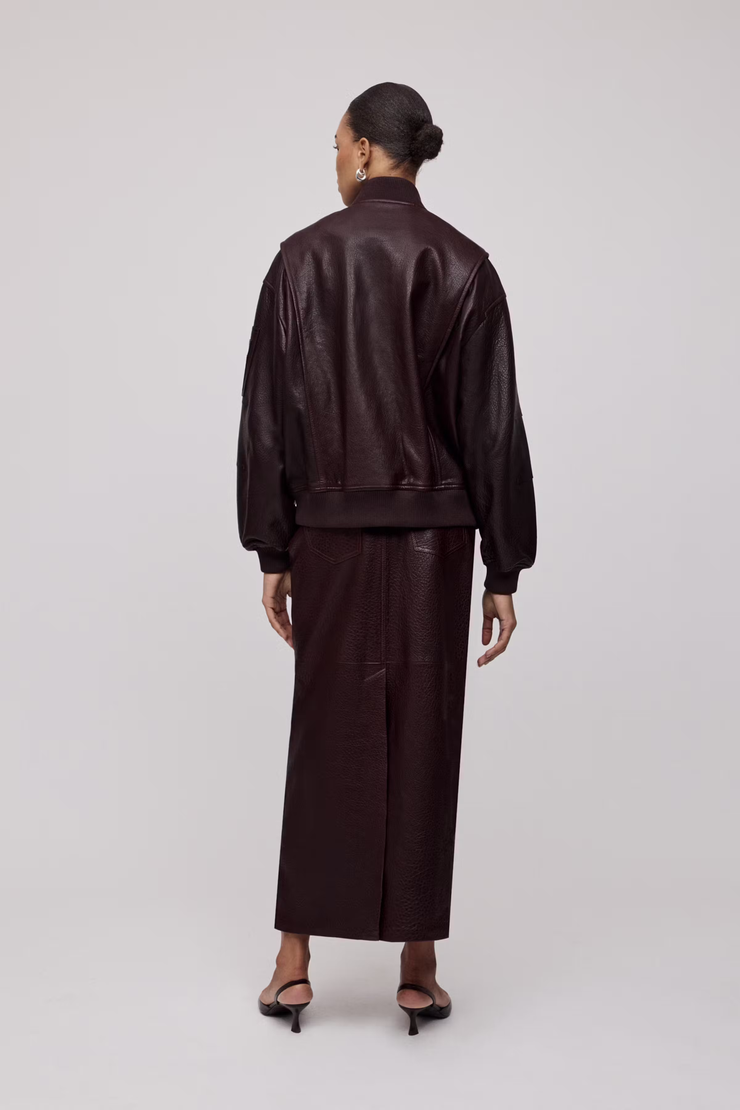 IOLARA Jacket LOOKBOOK BACK 30600687-RE401