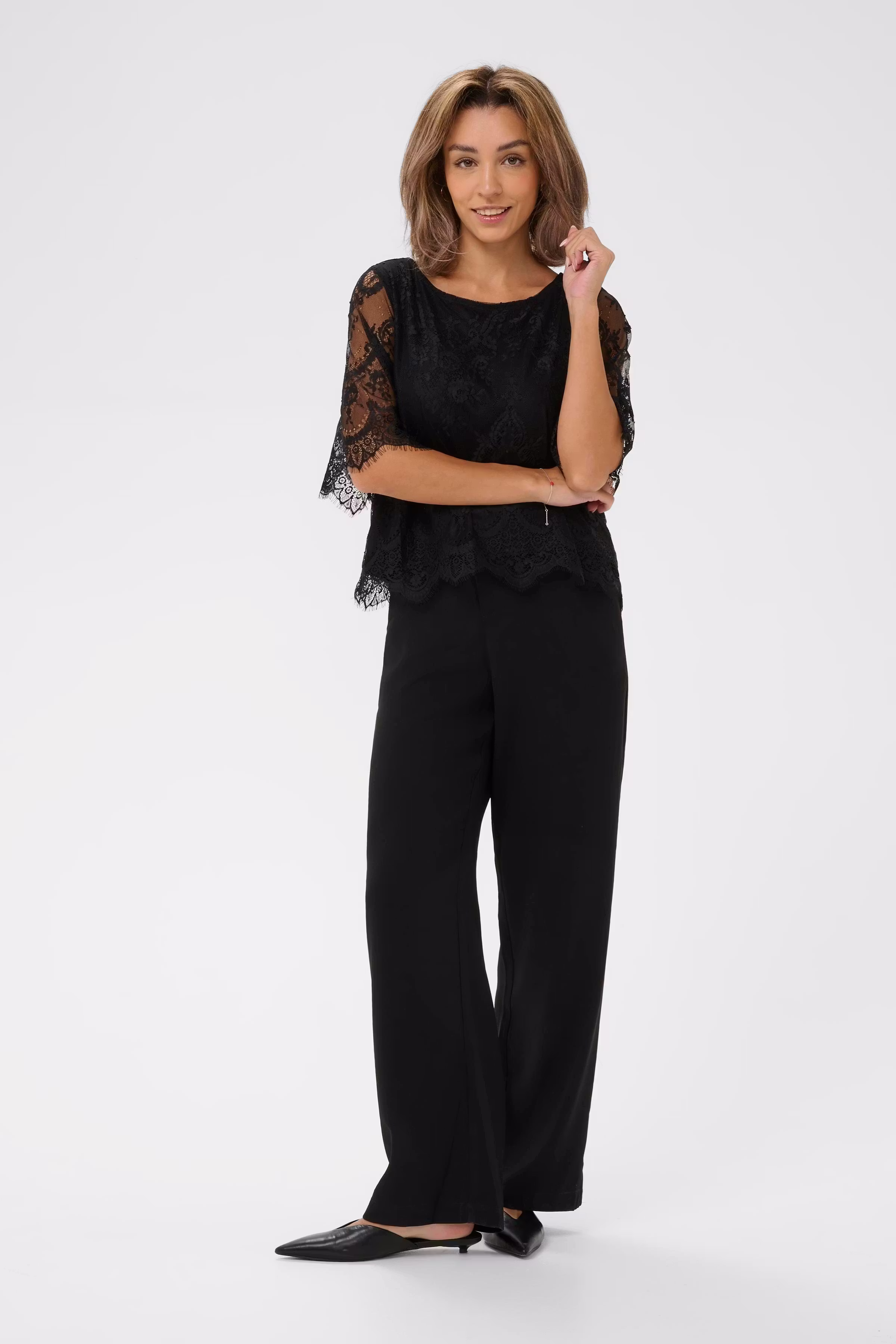 CRYumi Blouse LOOKBOOK FRONT 10615197-100120