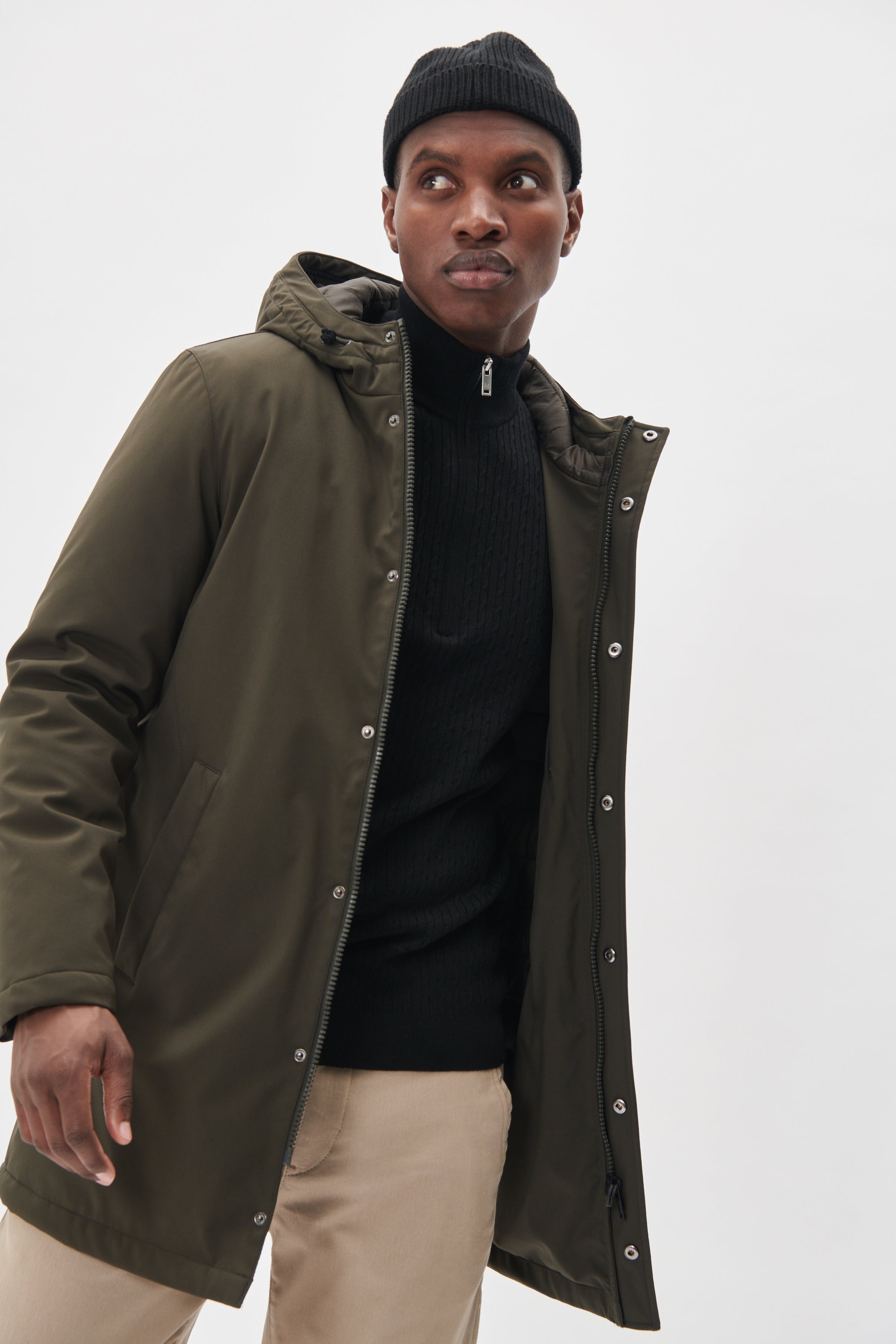 MAdeston Mantel LOCATION NONE 30205571-300583