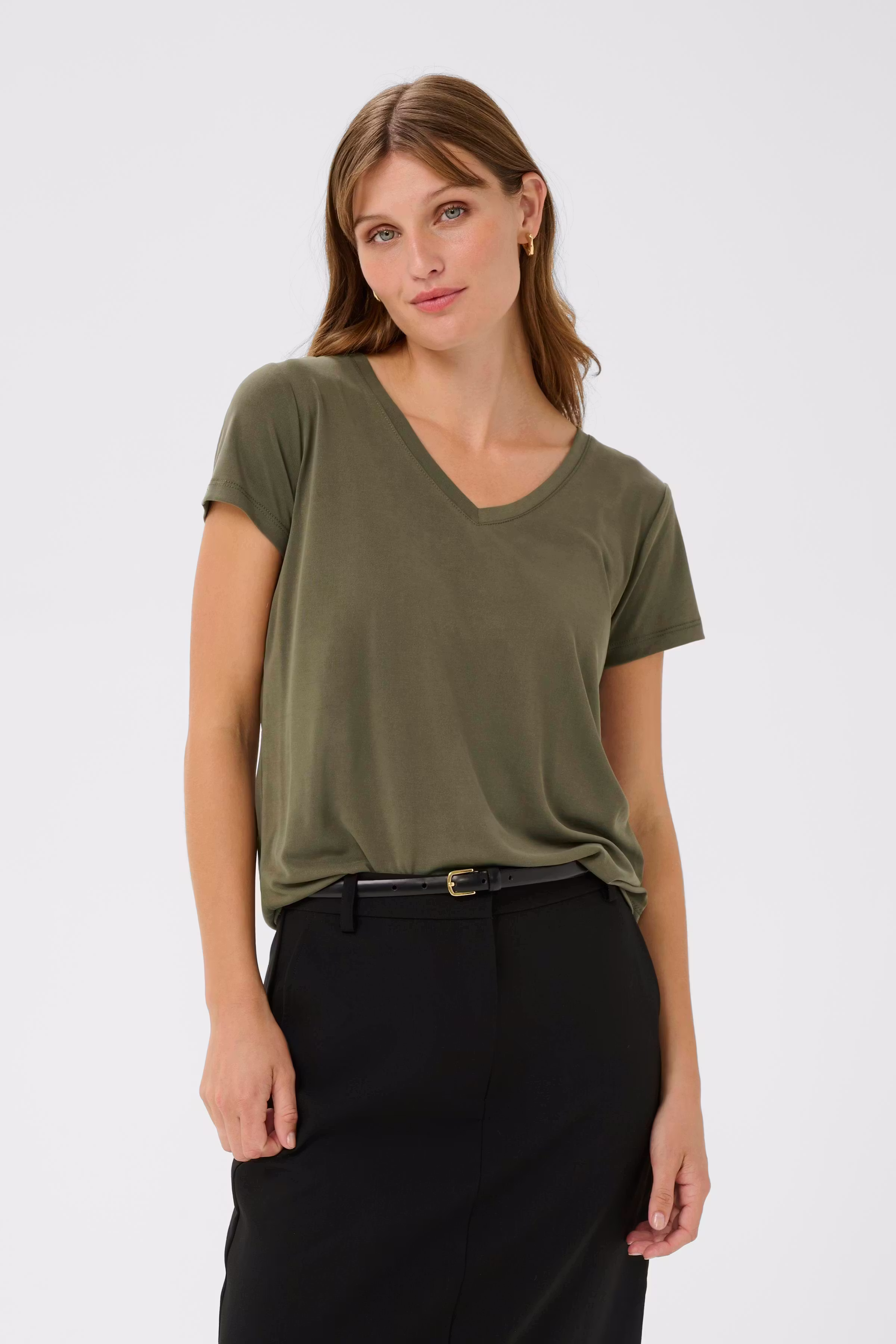 SLColumbine V-neck T-shirt LOOKBOOK FRONT 30404284-190822