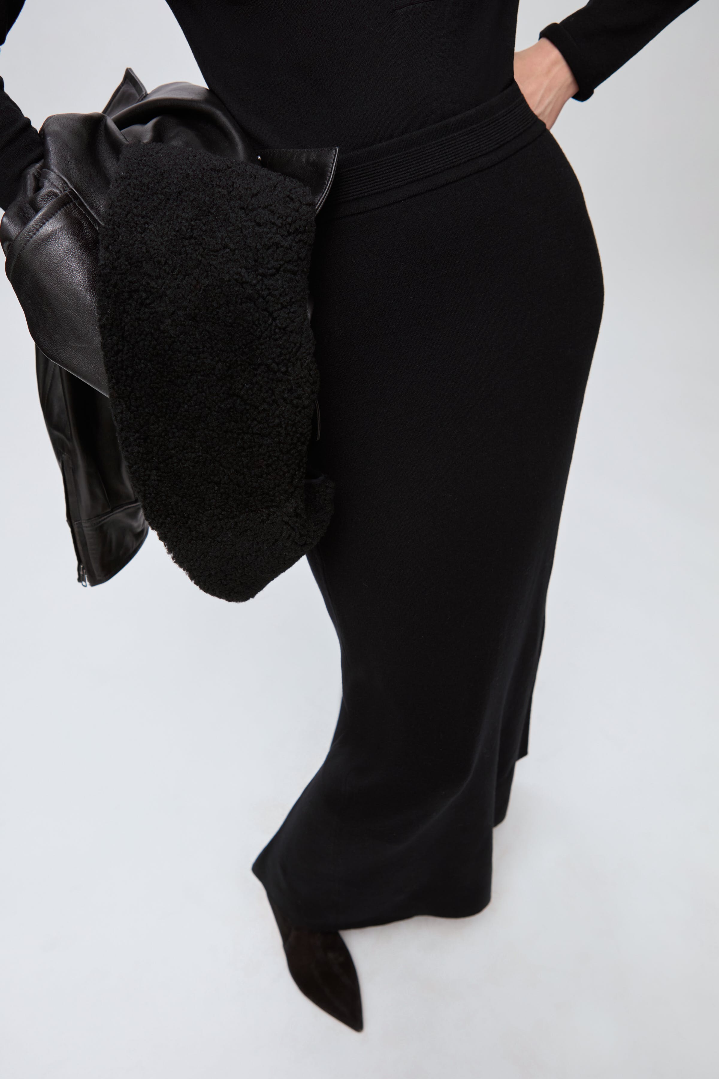 IOFeria Skirt LOOKBOOK FRONT 30600719-BK999