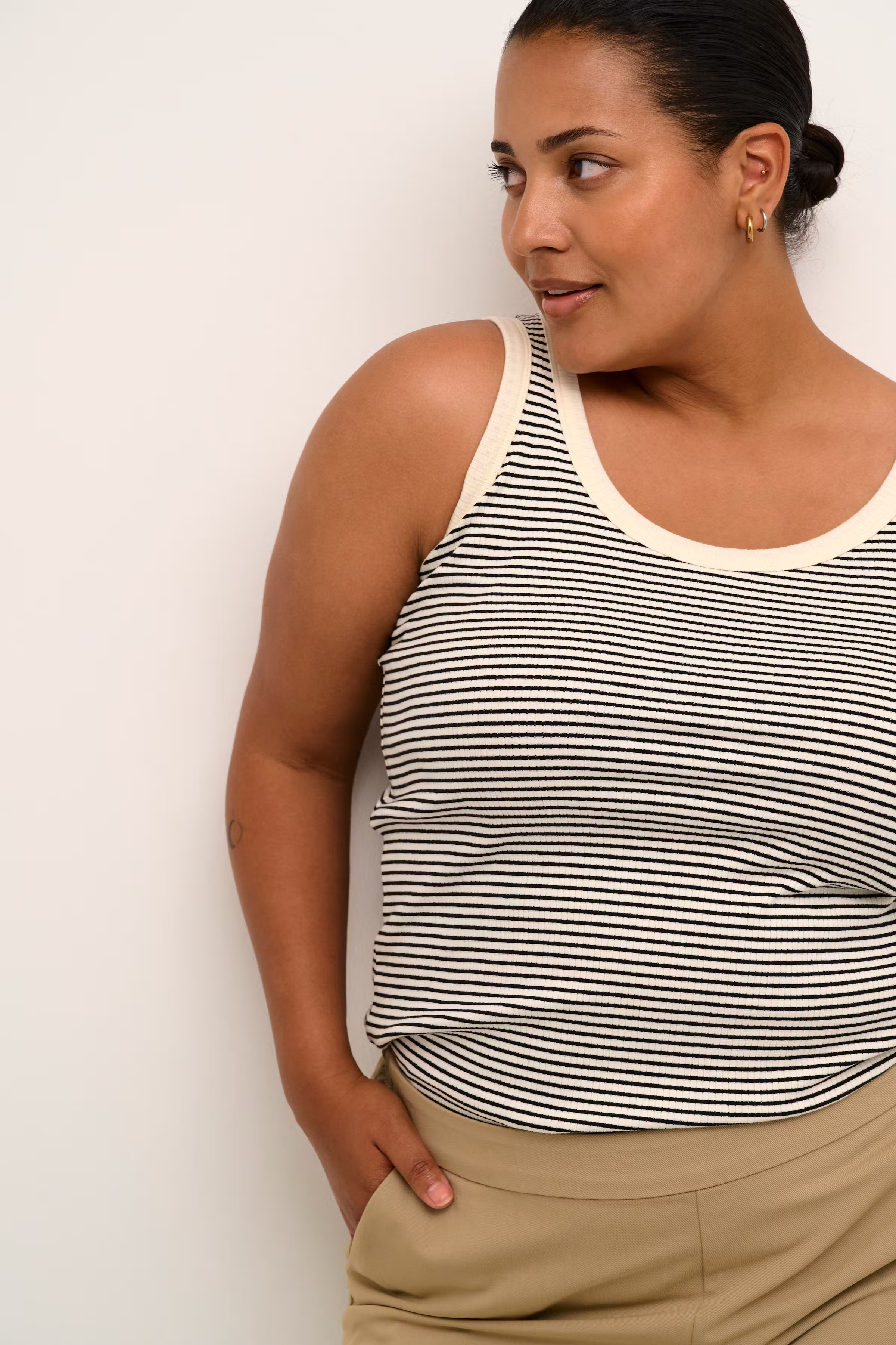 KCkana Top LOOKBOOK DETAIL 10582197-105406