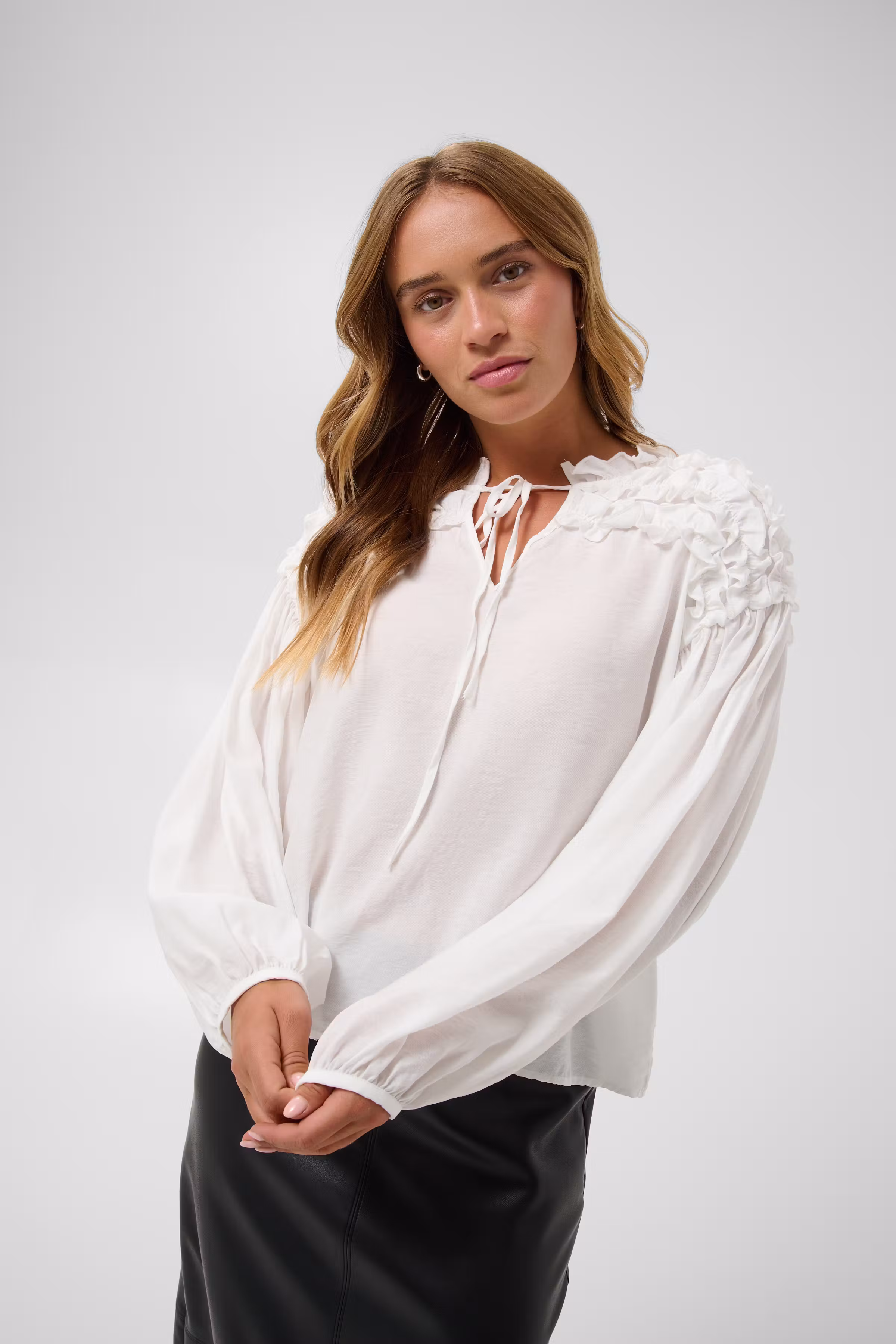 KAnicole Bluse LOOKBOOK DETAIL 10512111-110602