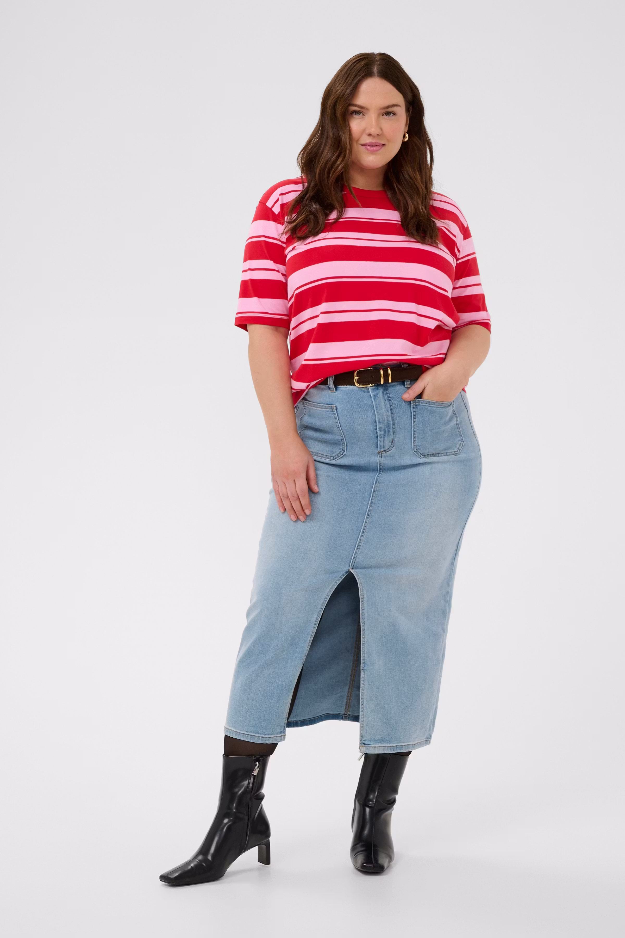 KCwinni T-shirt LOOKBOOK FRONT 10584224-109618