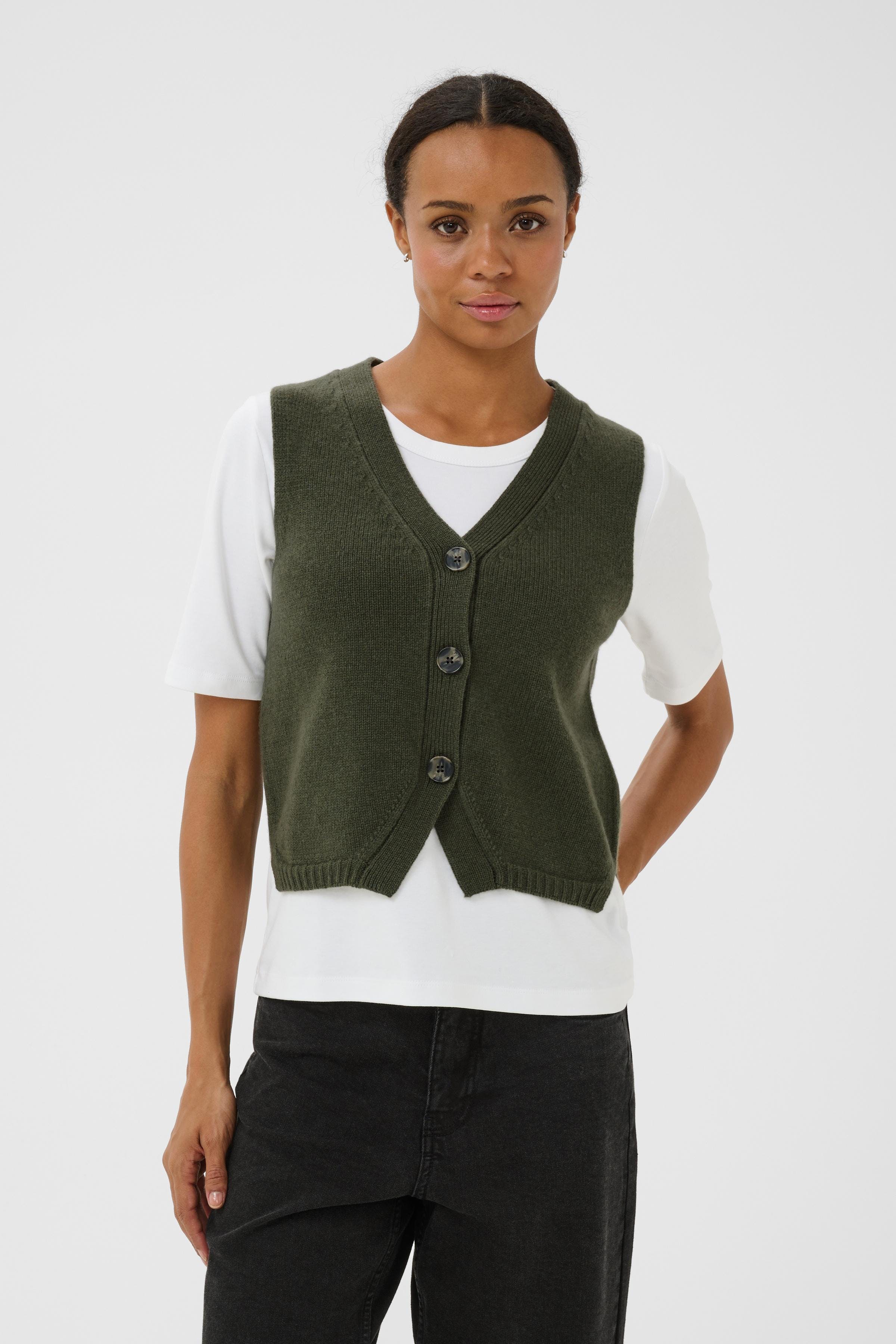 SylvaPW Waistcoat LOOKBOOK FRONT 30310052-190312