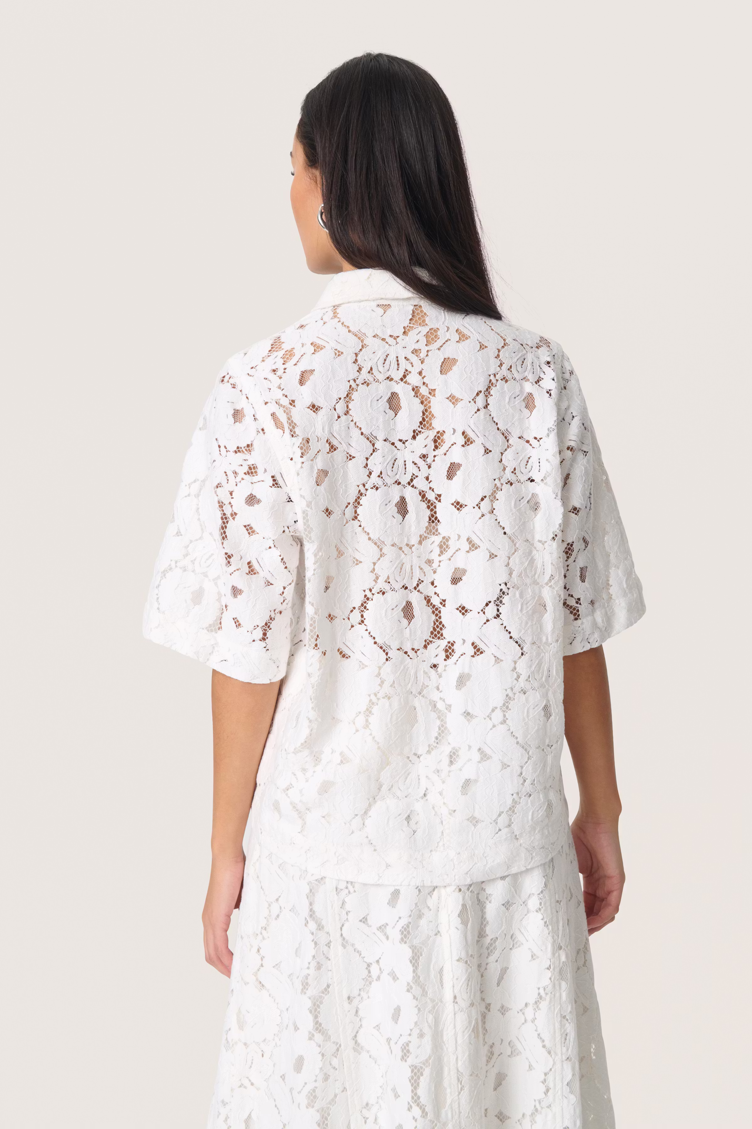 SLTaya Blouse LOOKBOOK BACK 30408629-111001