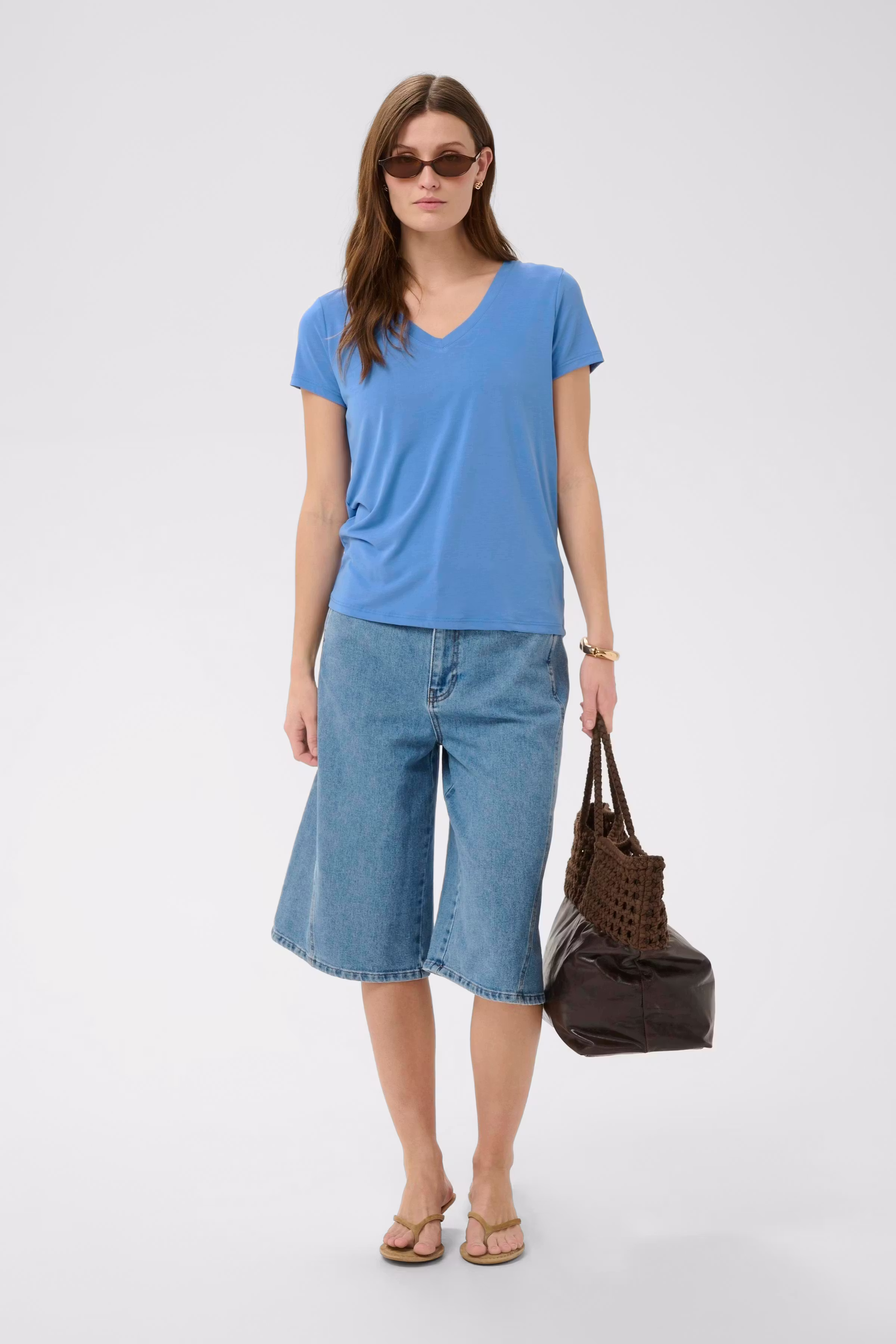 SLColumbine V-neck T-shirt LOOKBOOK FRONT 30404284-184039