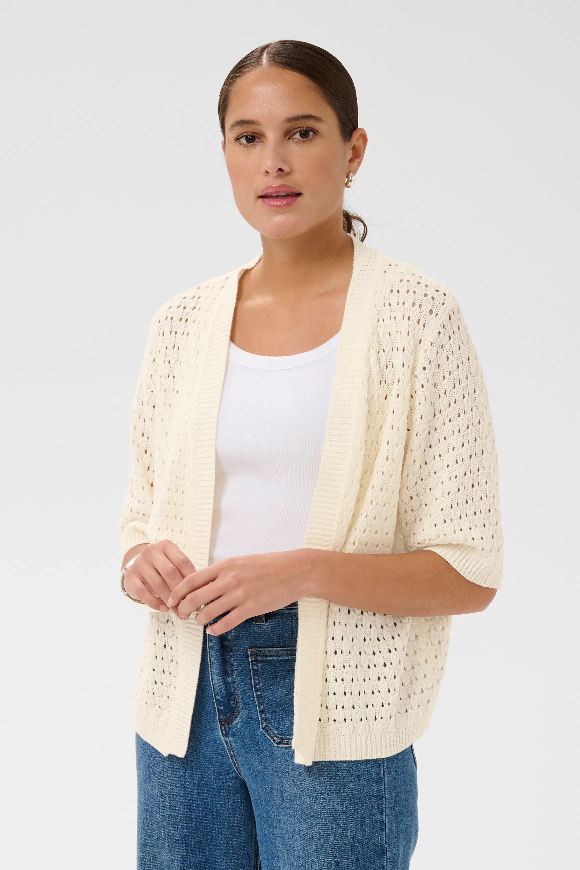 KAsilja Cardigan LOOKBOOK FRONT 10508682-110602