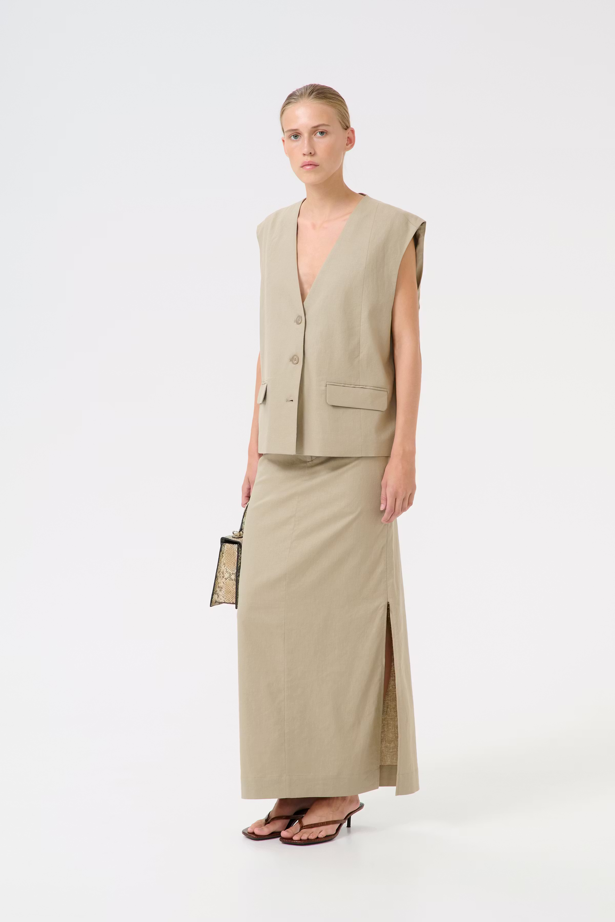 GZizza linen skirt LOOKBOOK FRONT 10910283-170510