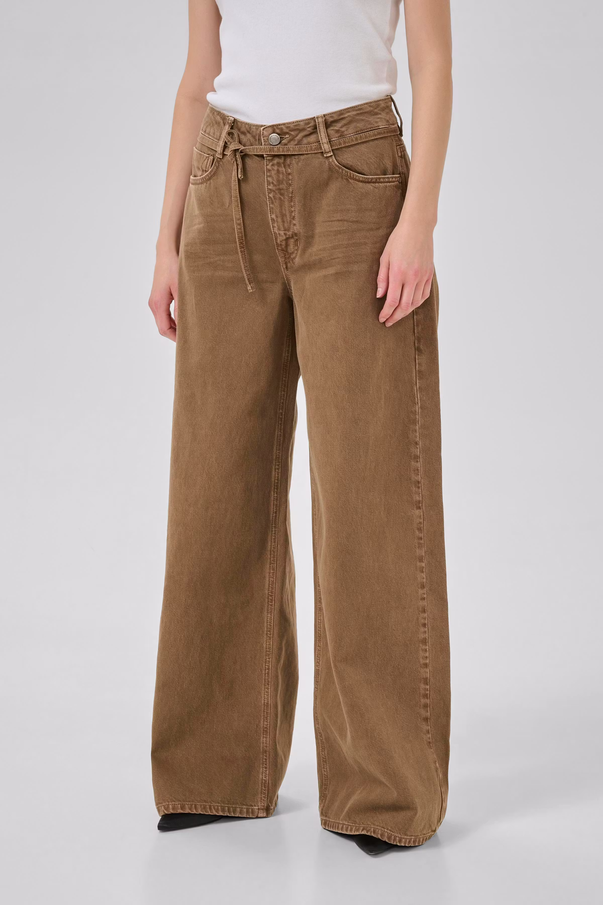 MWKaro X-Wide Jeans LOOKBOOK FRONT 10705303-108483