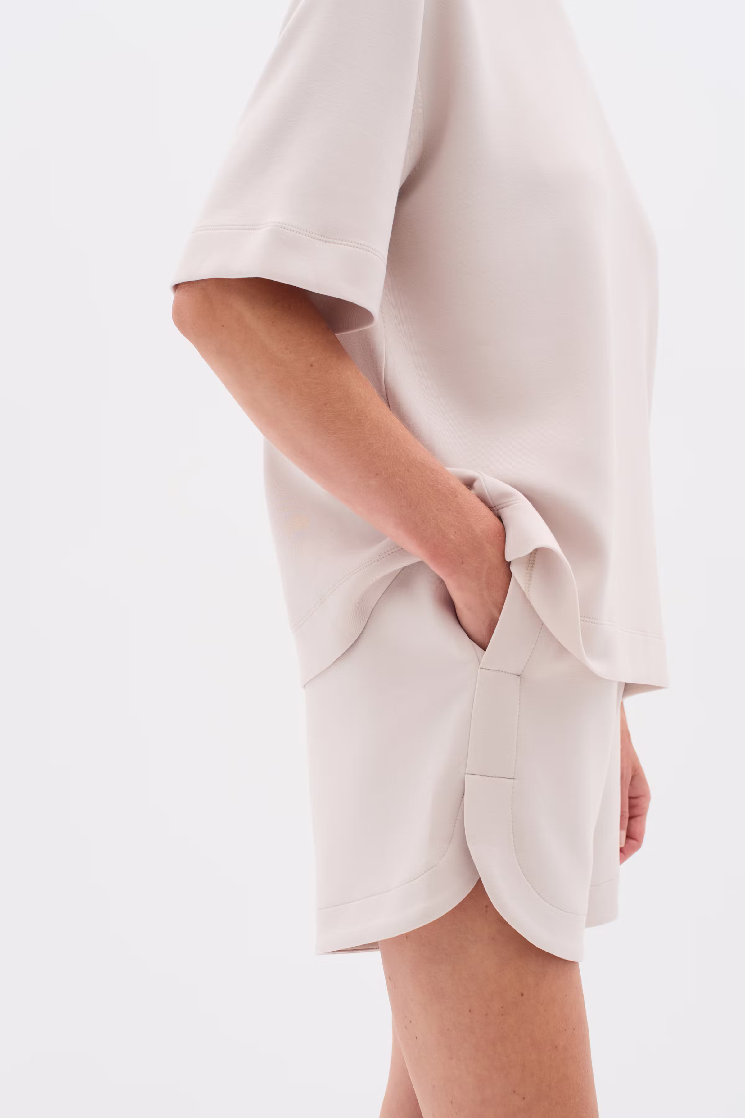 HenniehIW Shorts LOOKBOOK FRONT 30110370-130403