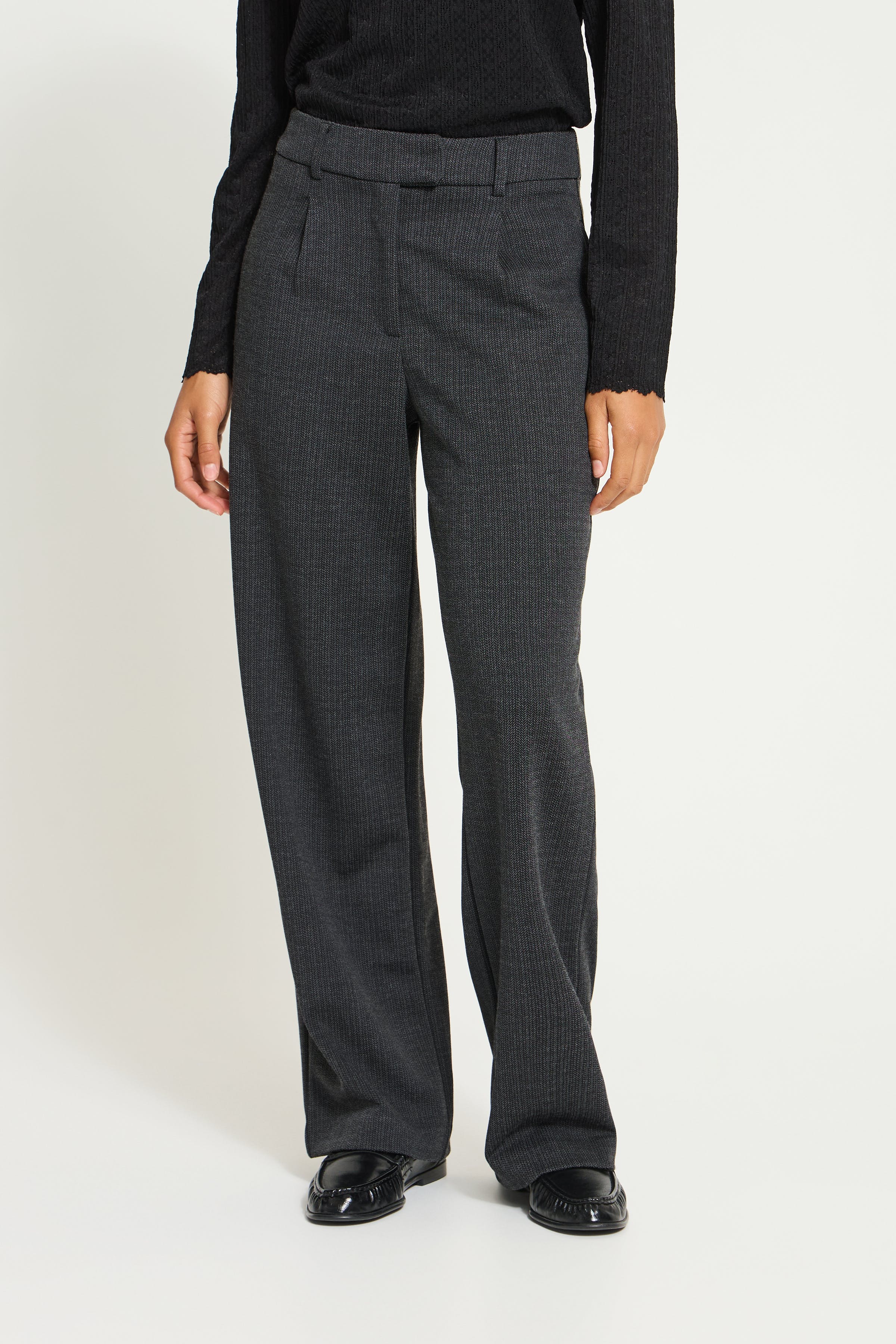 IHKATE Hose LOOKBOOK FRONT 20126906-900013367