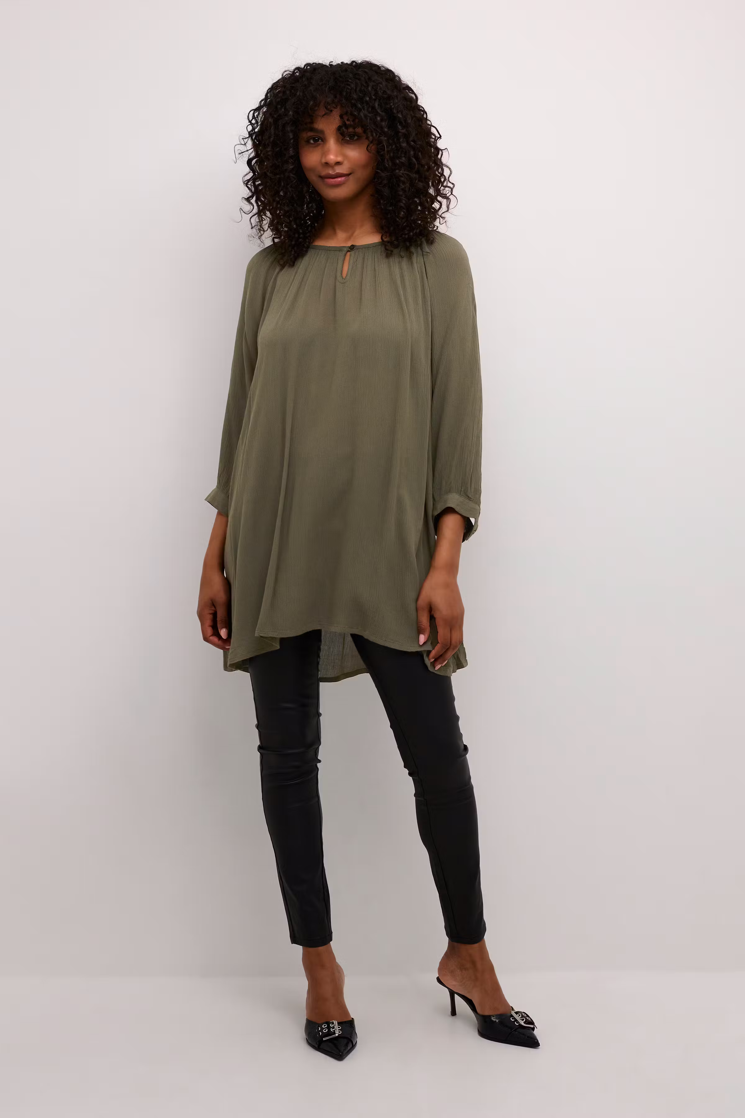 Amber Tunika LOOKBOOK FRONT 501030-190511