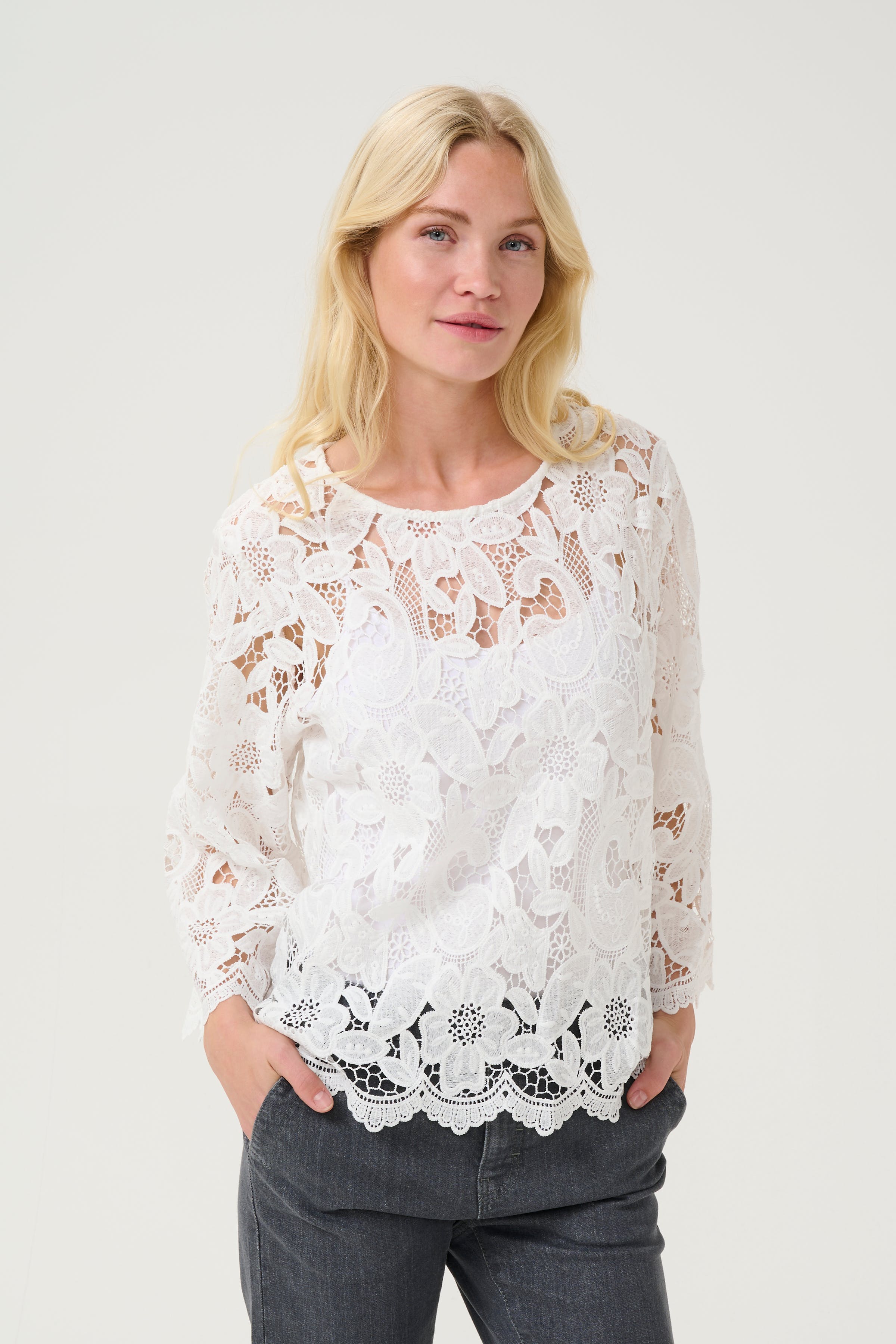 CUmeja Bluse LOOKBOOK FRONT 50111737-500013