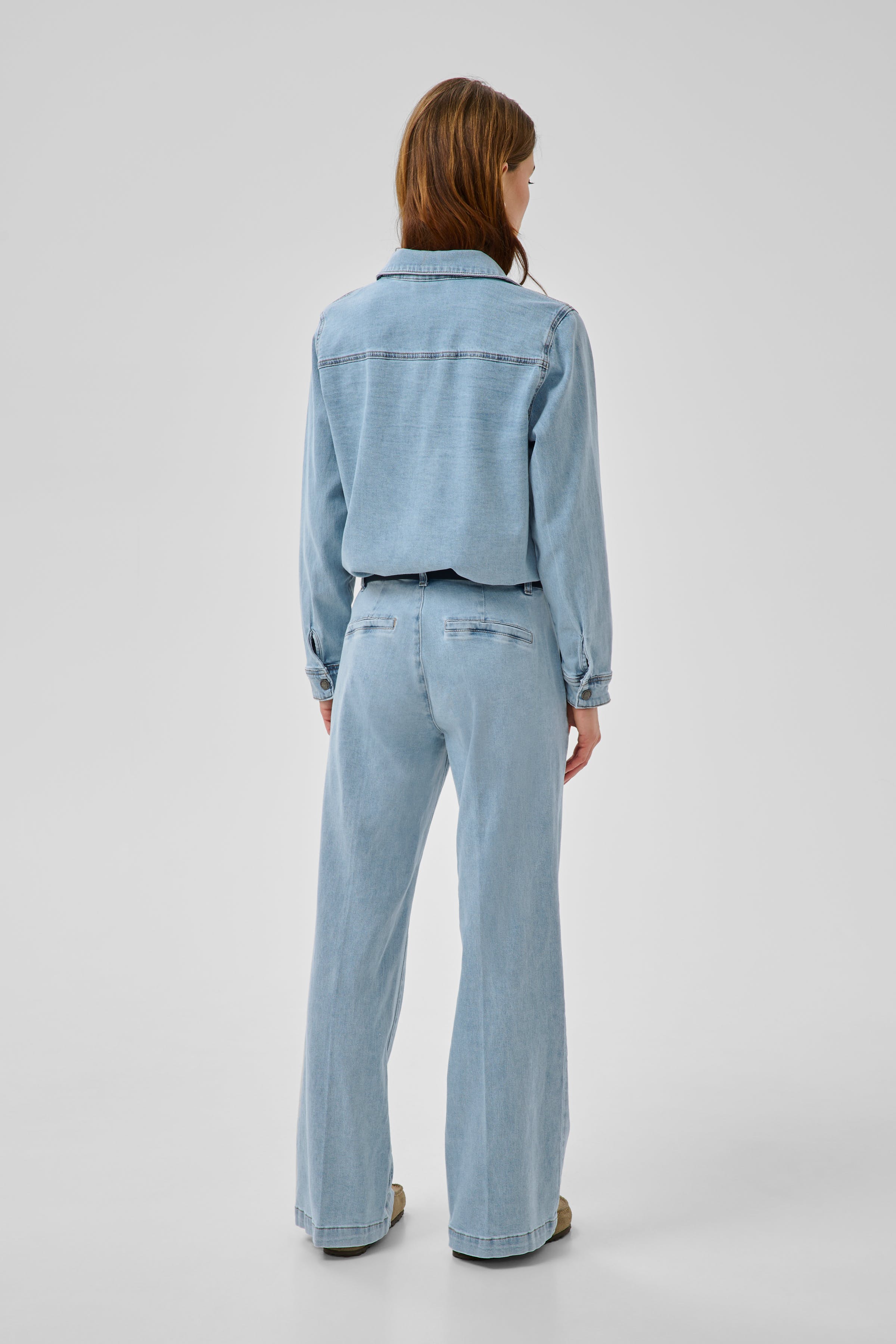 30 THE LARA 115 PANT LOOKBOOK BACK 10705210-100045