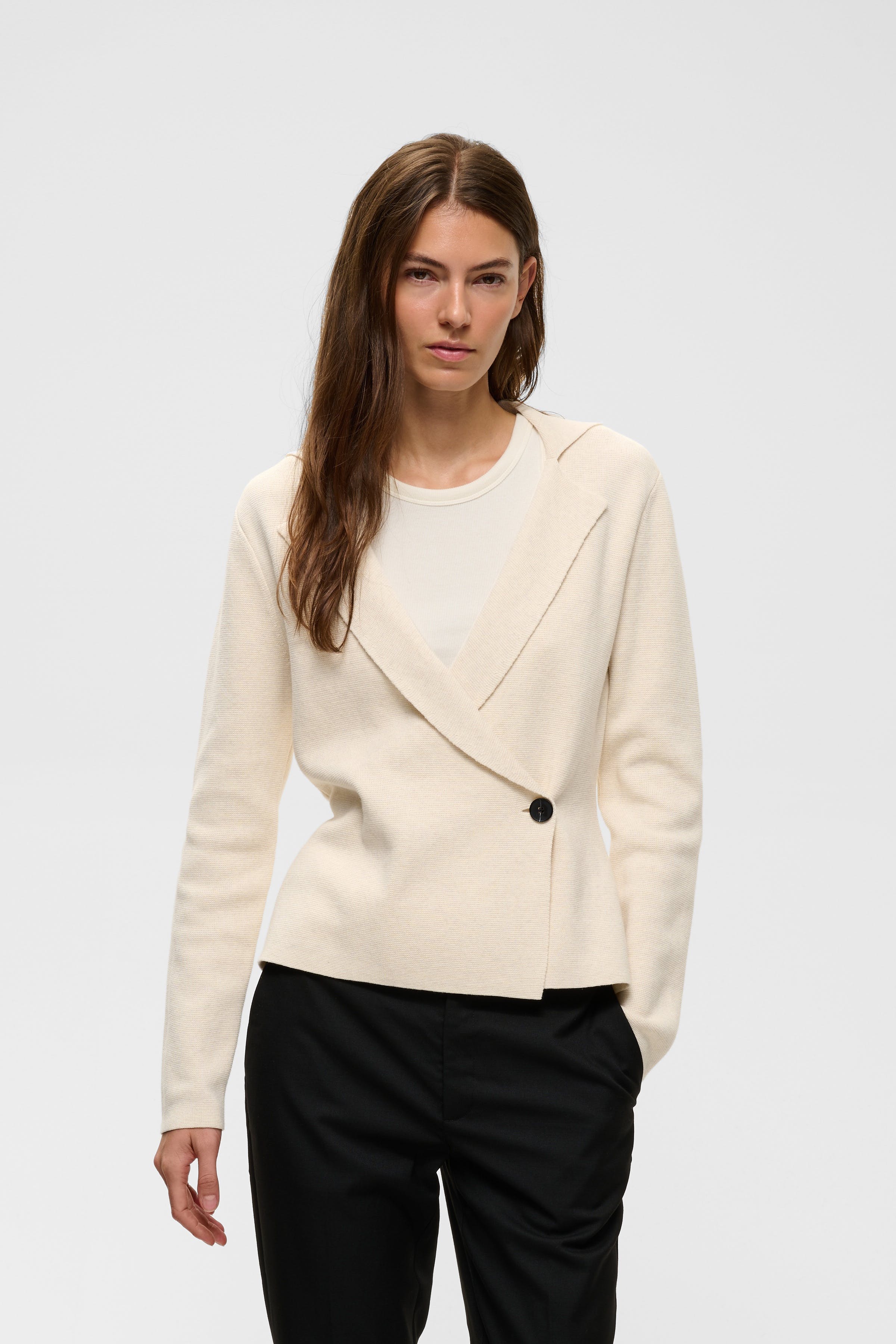 TILDAIW Cardigan LOOKBOOK FRONT 30112914-1109071