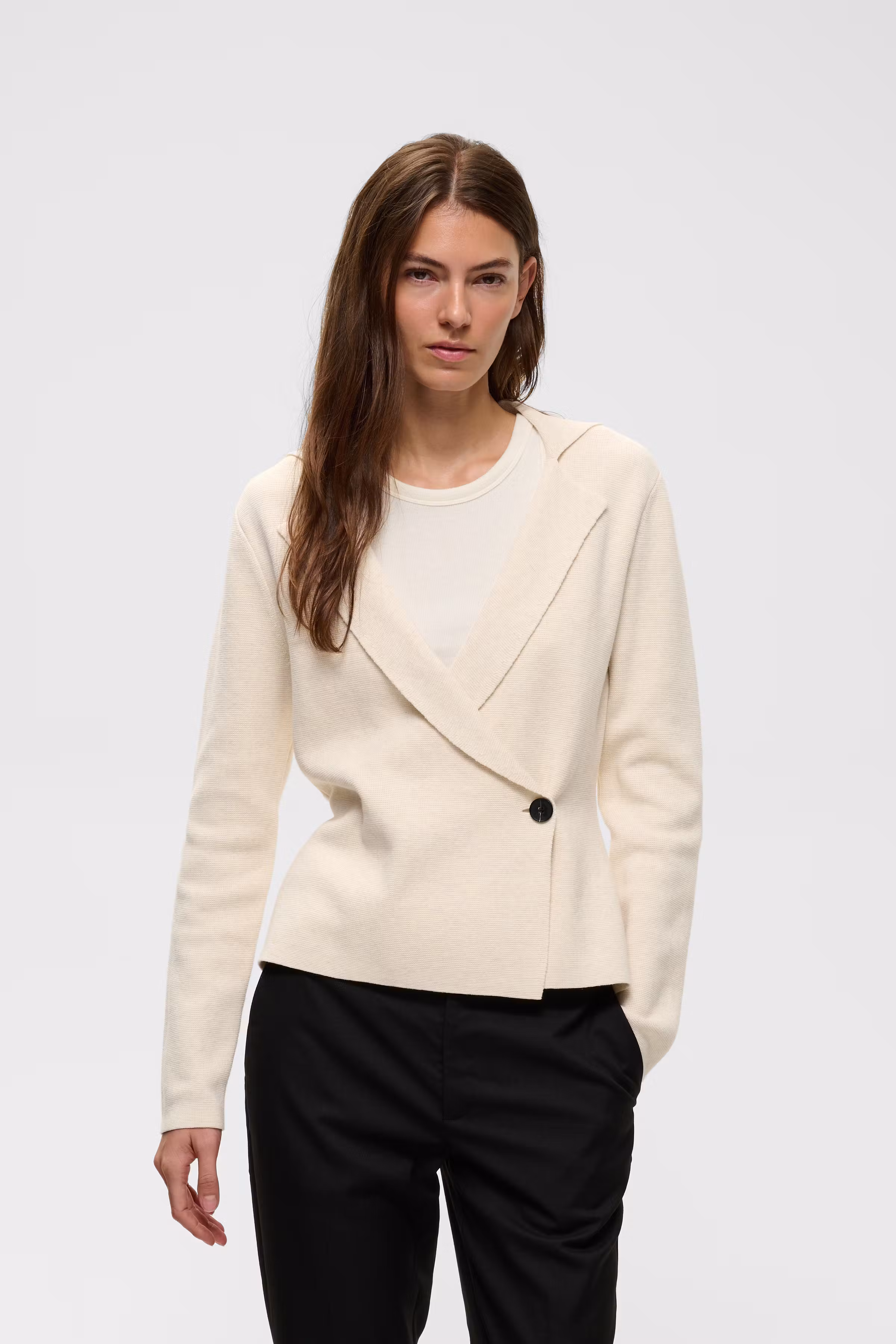 TILDAIW Cardigan LOOKBOOK FRONT 30112914-1109071