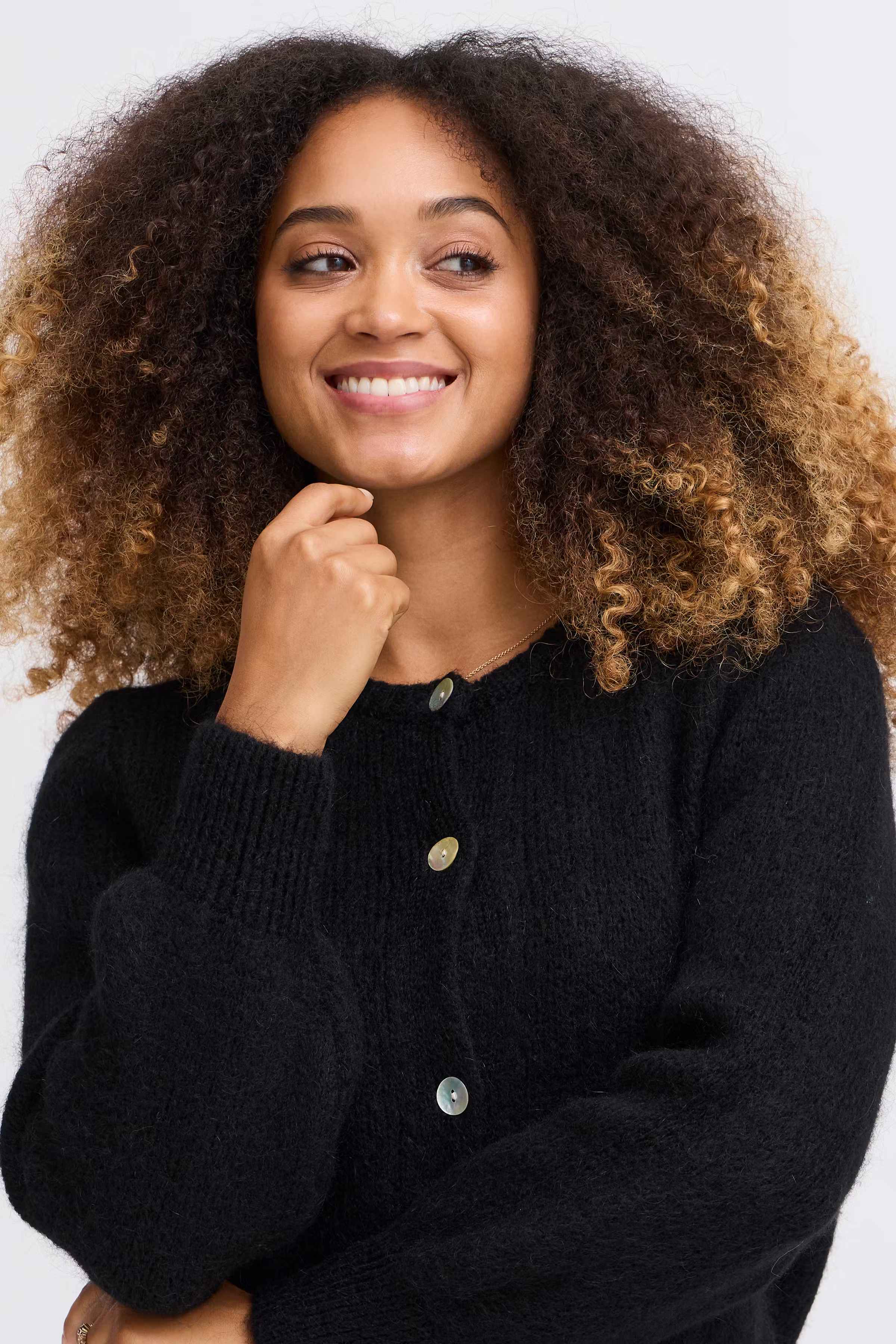 SBGULVIG Cardigan LOOKBOOK DETAIL 22100655-190303