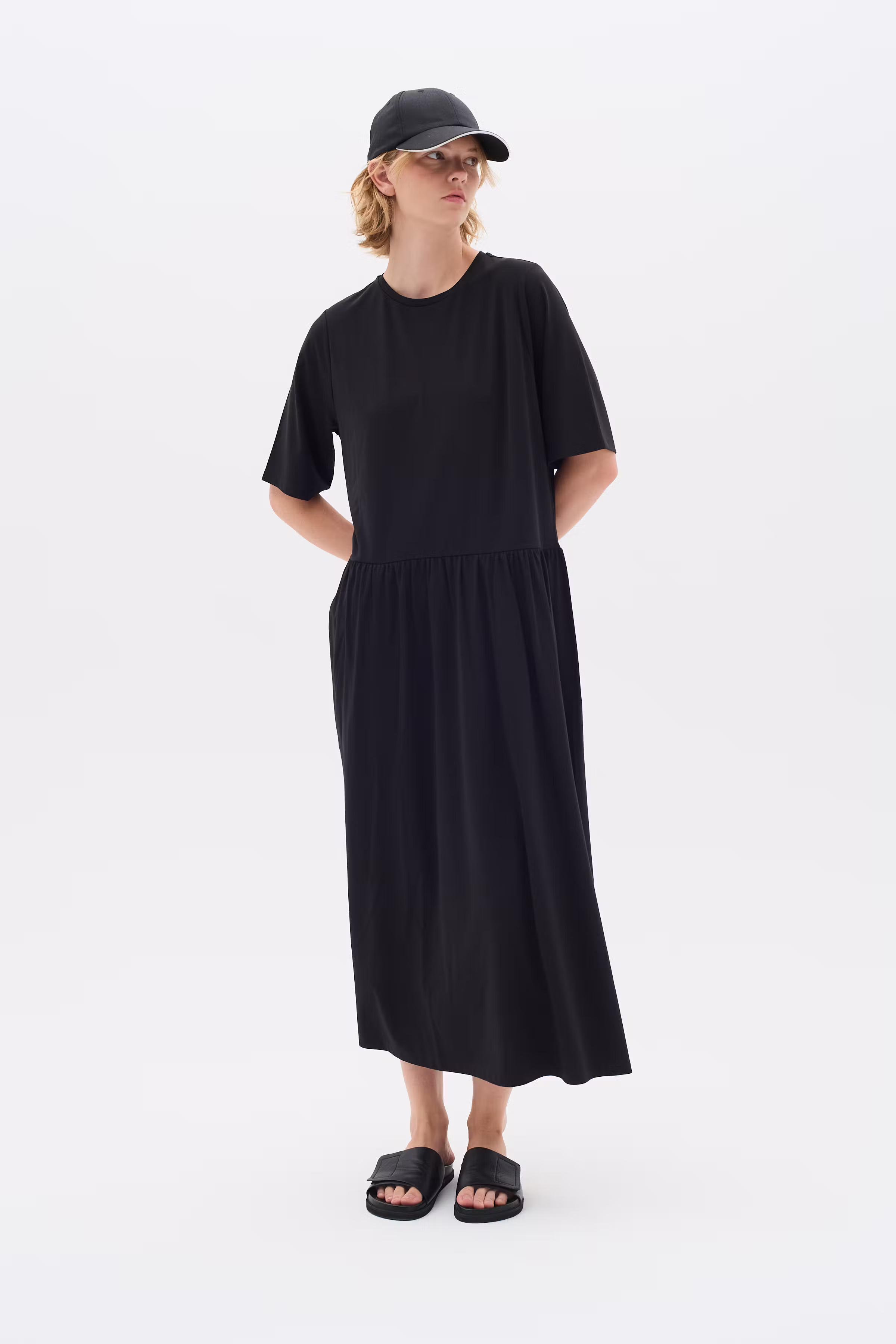 HivieraIW Kjole LOOKBOOK FRONT 30110390-194008