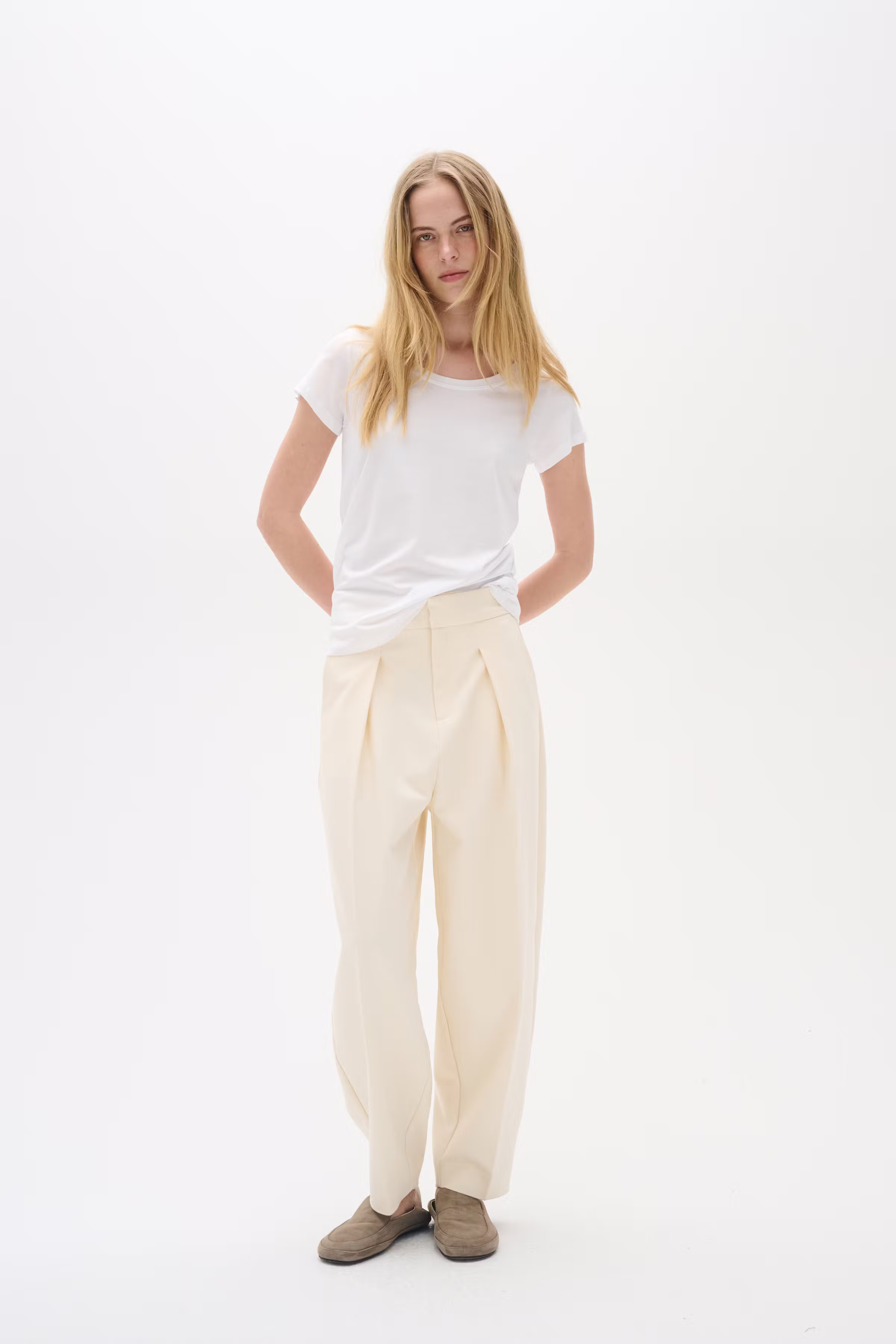 RenaIW T-shirt LOOKBOOK FRONT 30100782-10090