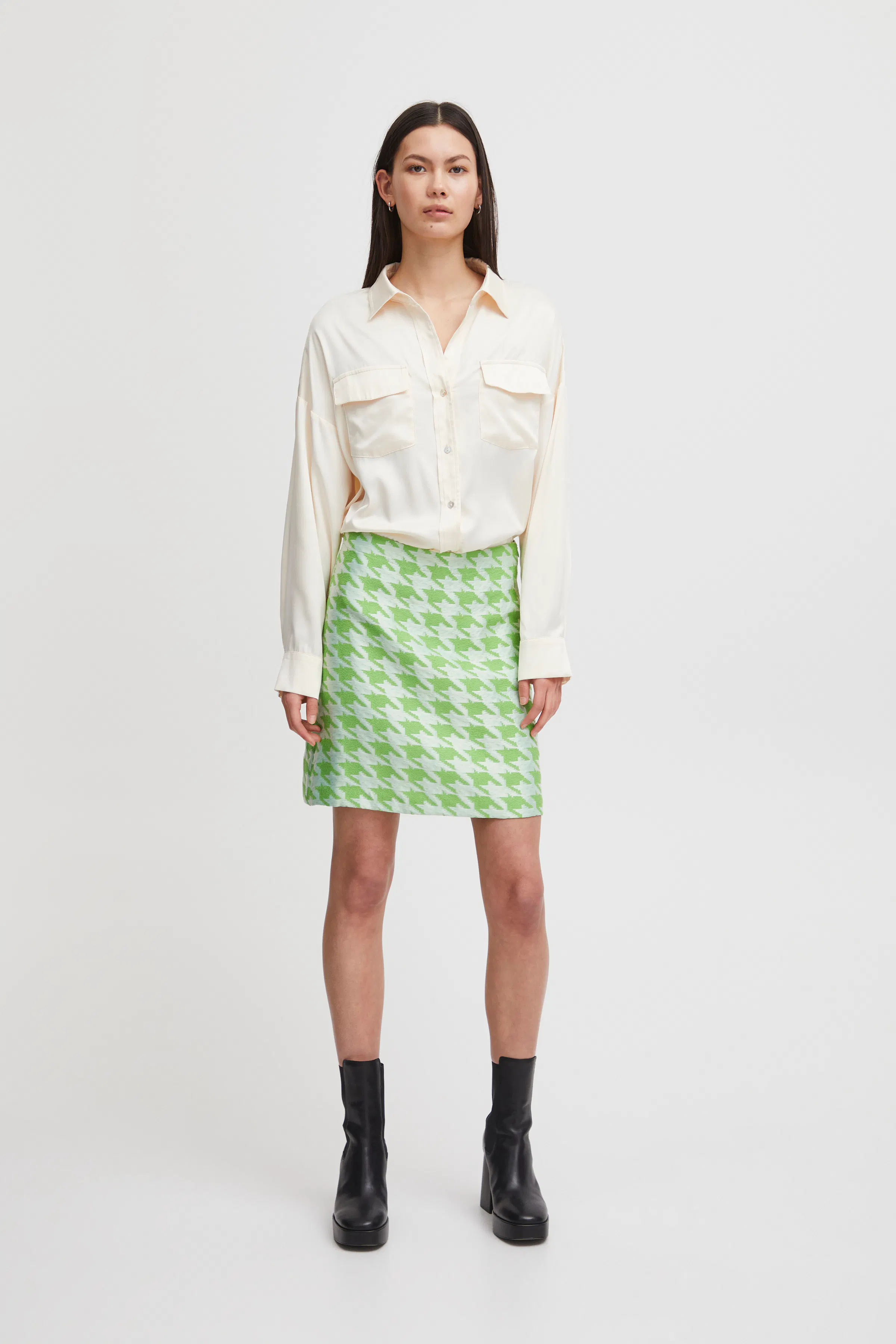 IXHANNE Rock LOOKBOOK FRONT 20120370-202736