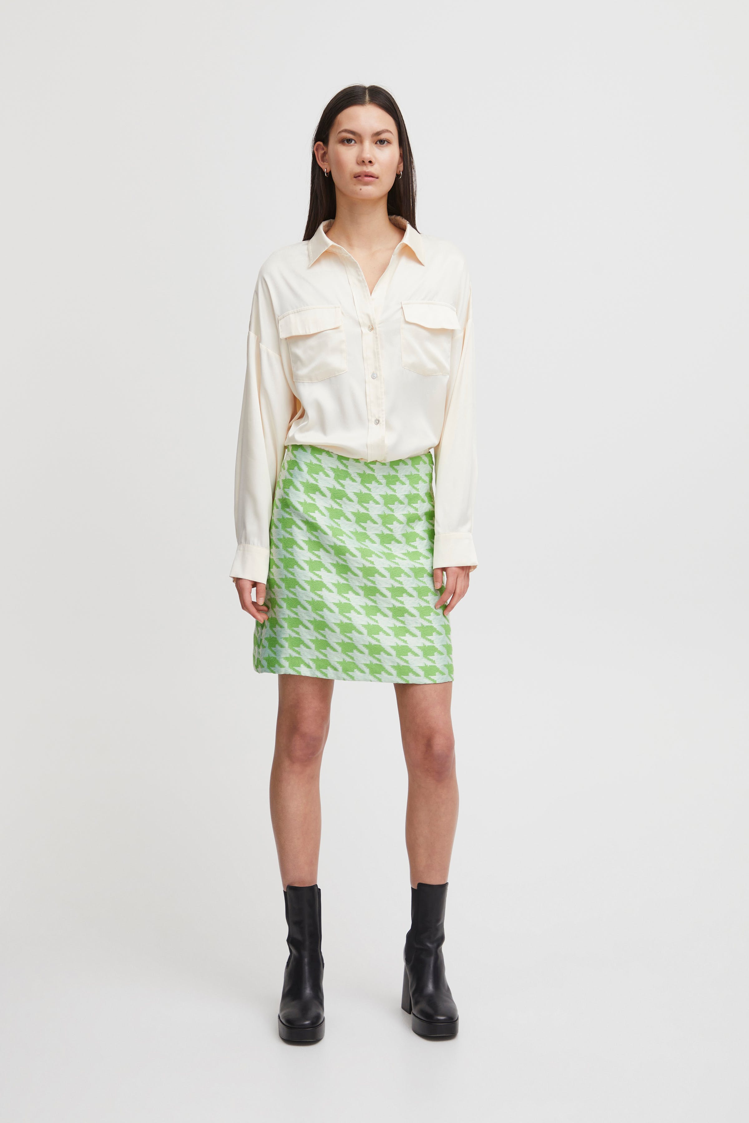 IXHANNE Rock LOOKBOOK FRONT 20120370-202736