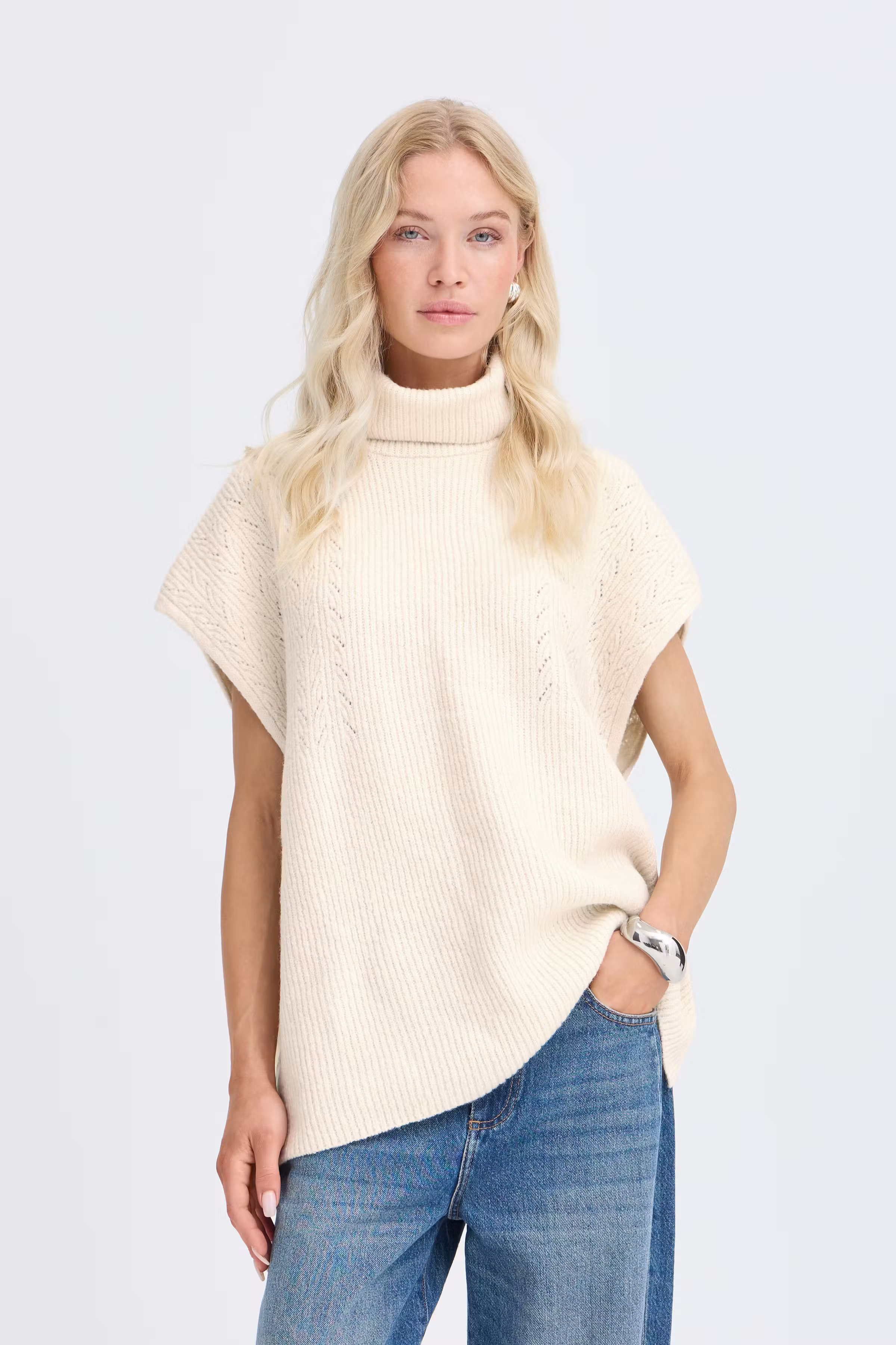 BYVILKO Poncho LOOKBOOK FRONT 20819345-1309051