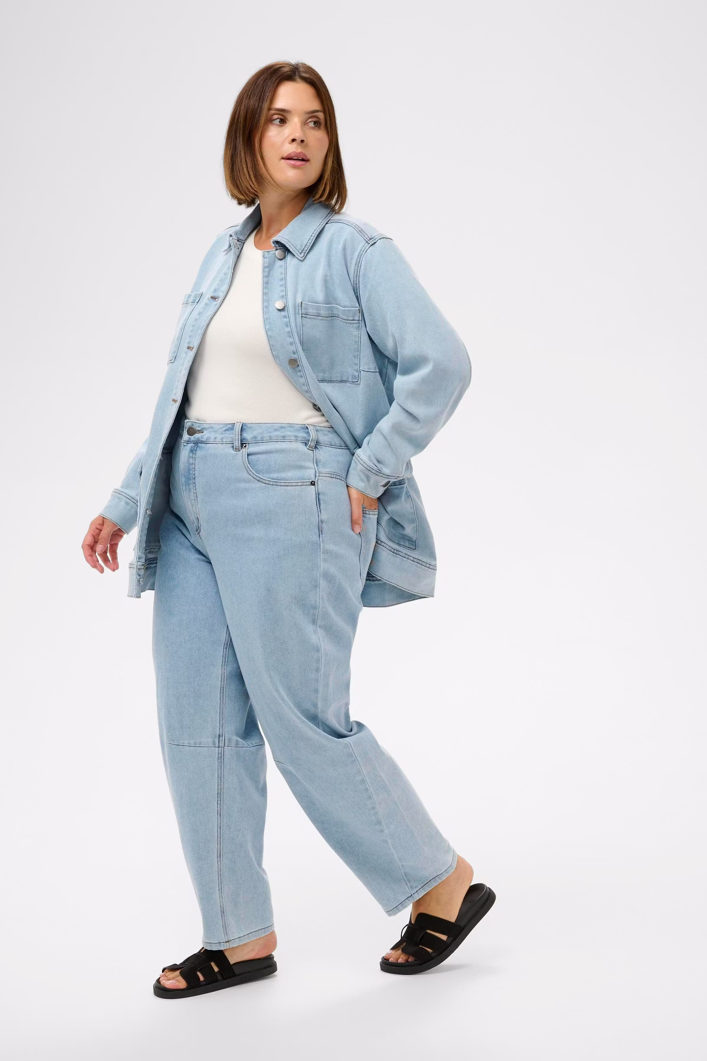 KCninna Jeans LOOKBOOK FRONT 10584035-109004