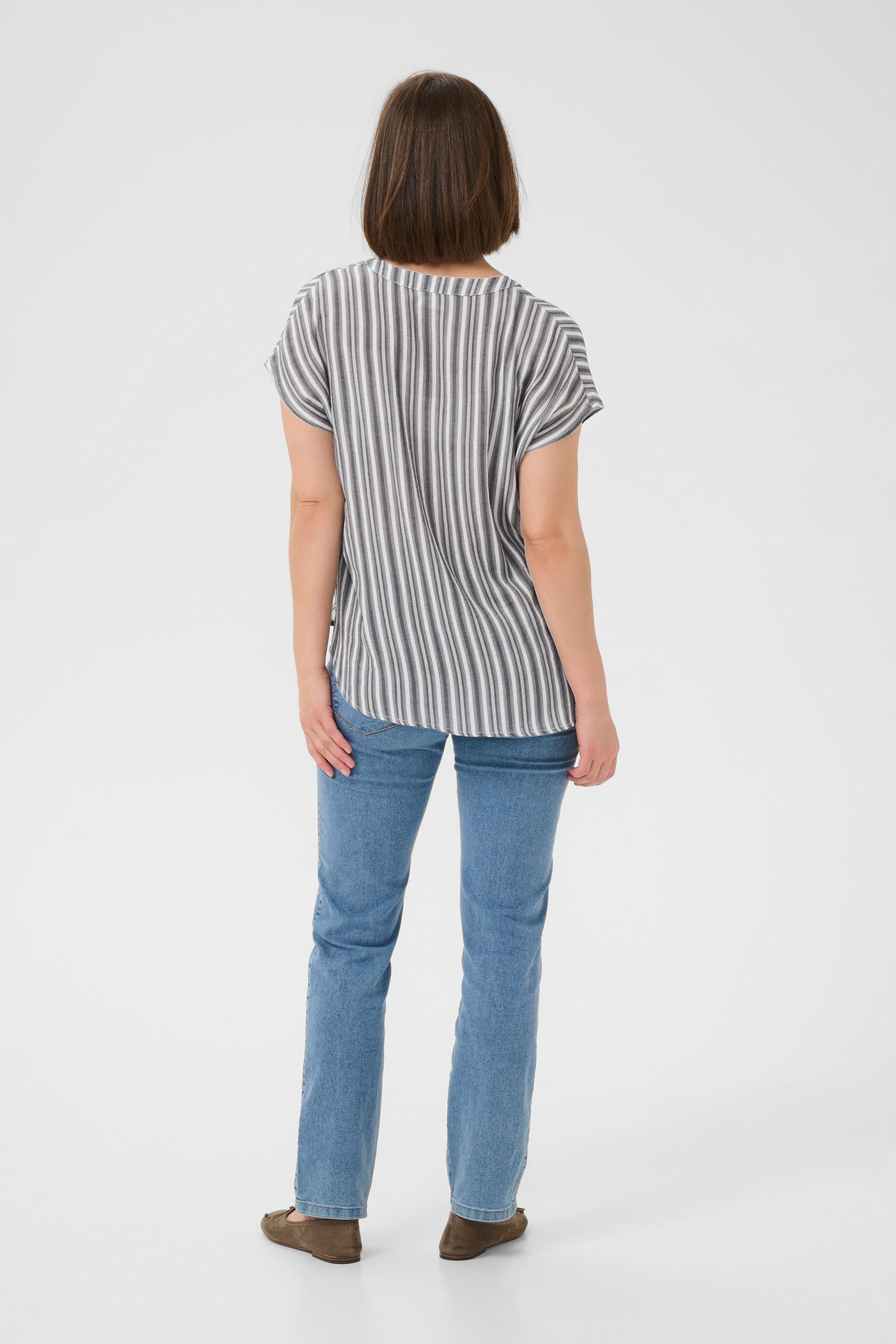 KAanja Blouse LOOKBOOK BACK 10510118-107947