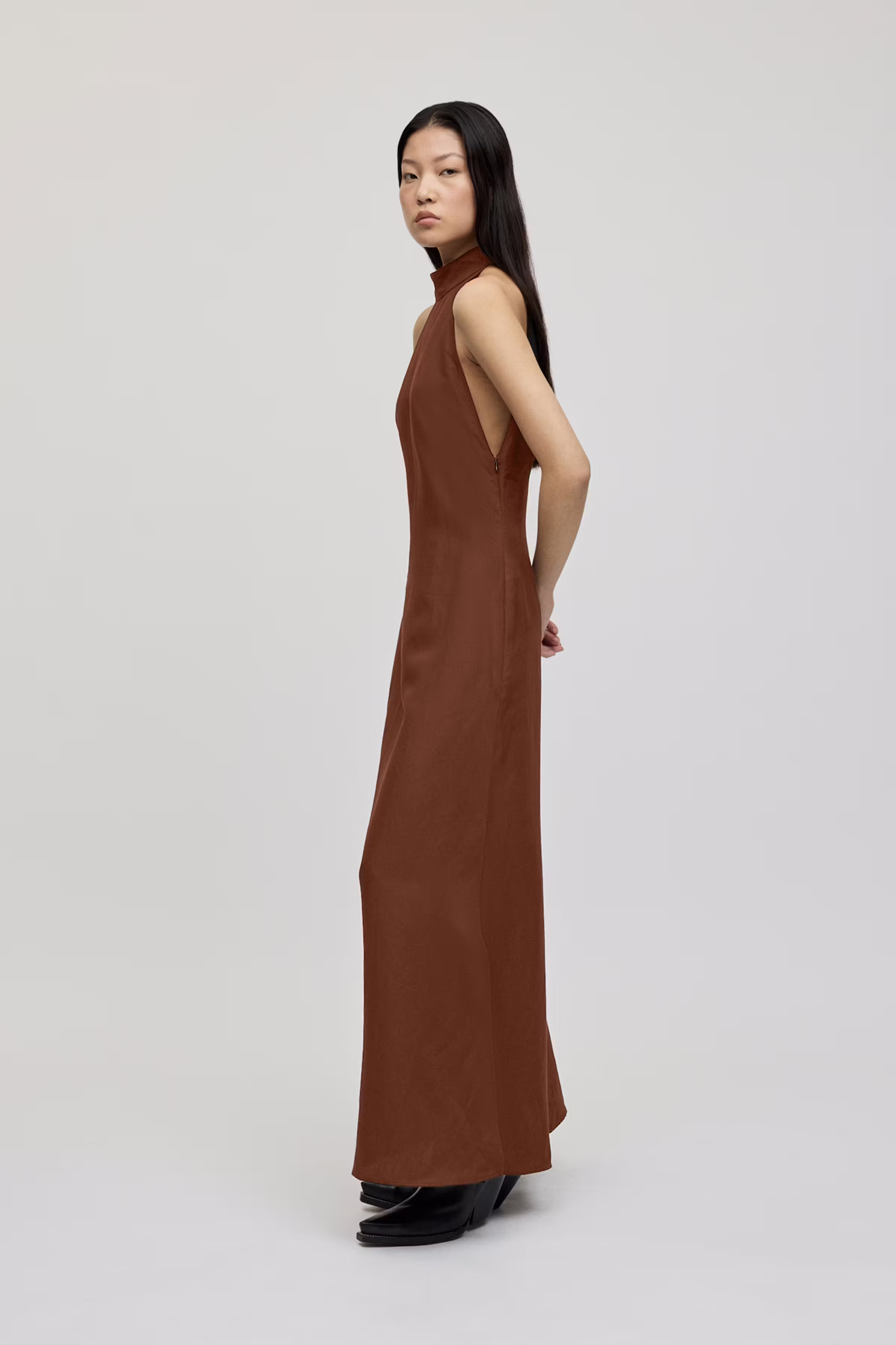 IONELA Kjole LOOKBOOK FRONT 30600657-BR206