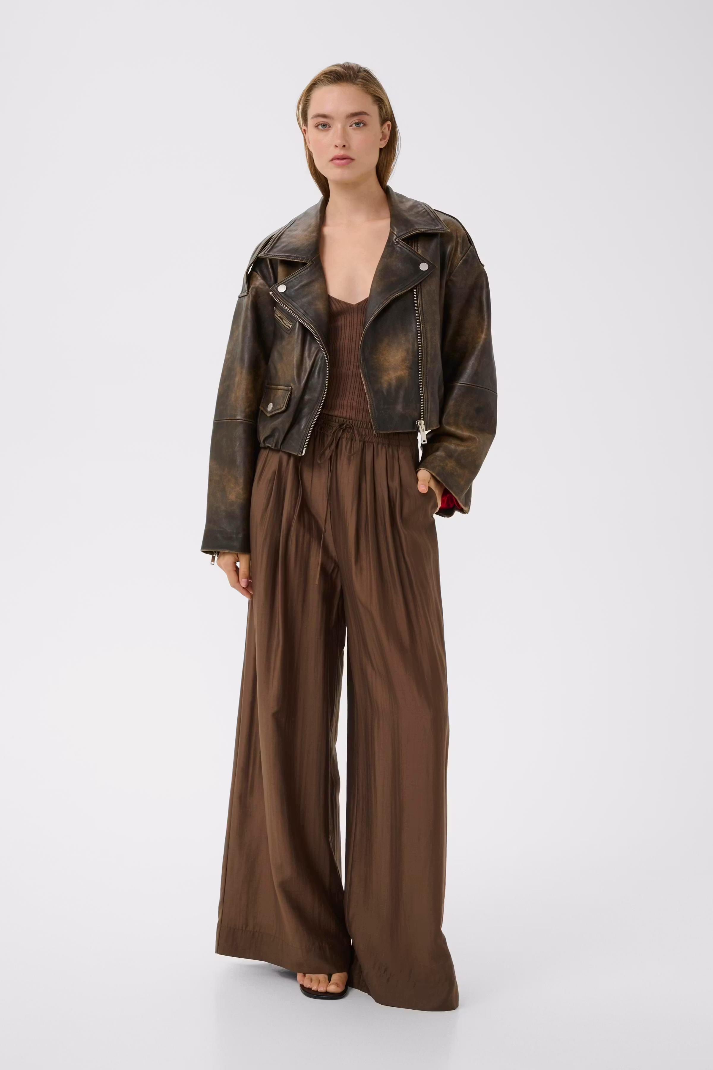 GZdiana Outerwear LOOKBOOK FRONT 10911257-109679