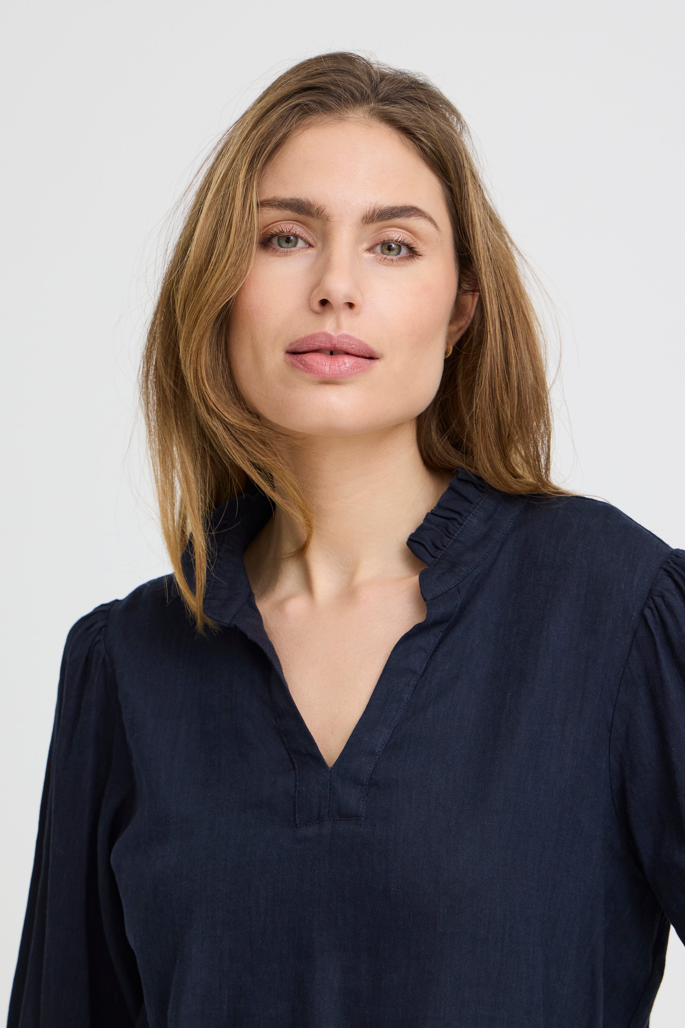 PZLUCA Bluse LOOKBOOK DETAIL 50210428-194020