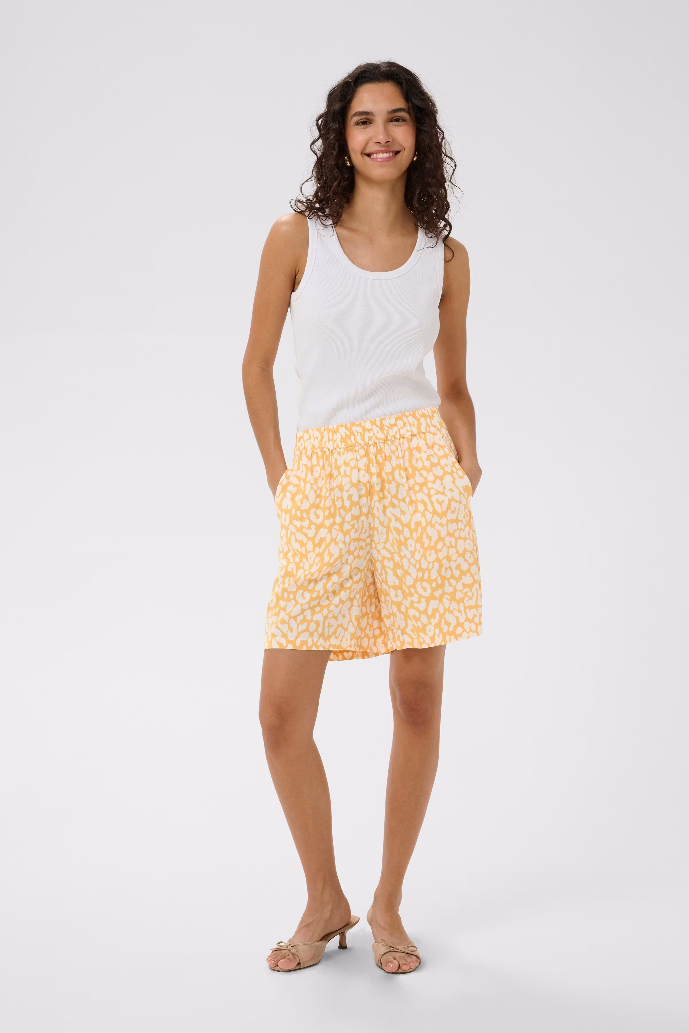 EdaSZ Shorts LOOKBOOK FRONT 30515156-304870