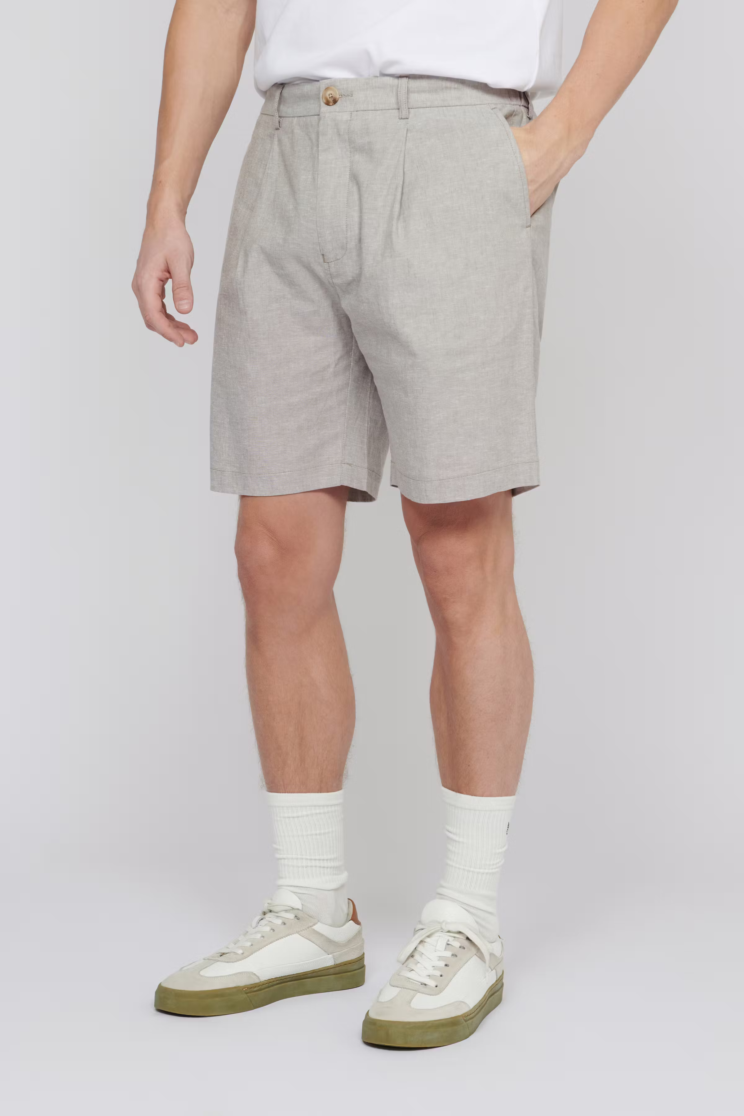 MAhart Shorts LOOKBOOK FRONT 30207444-161105