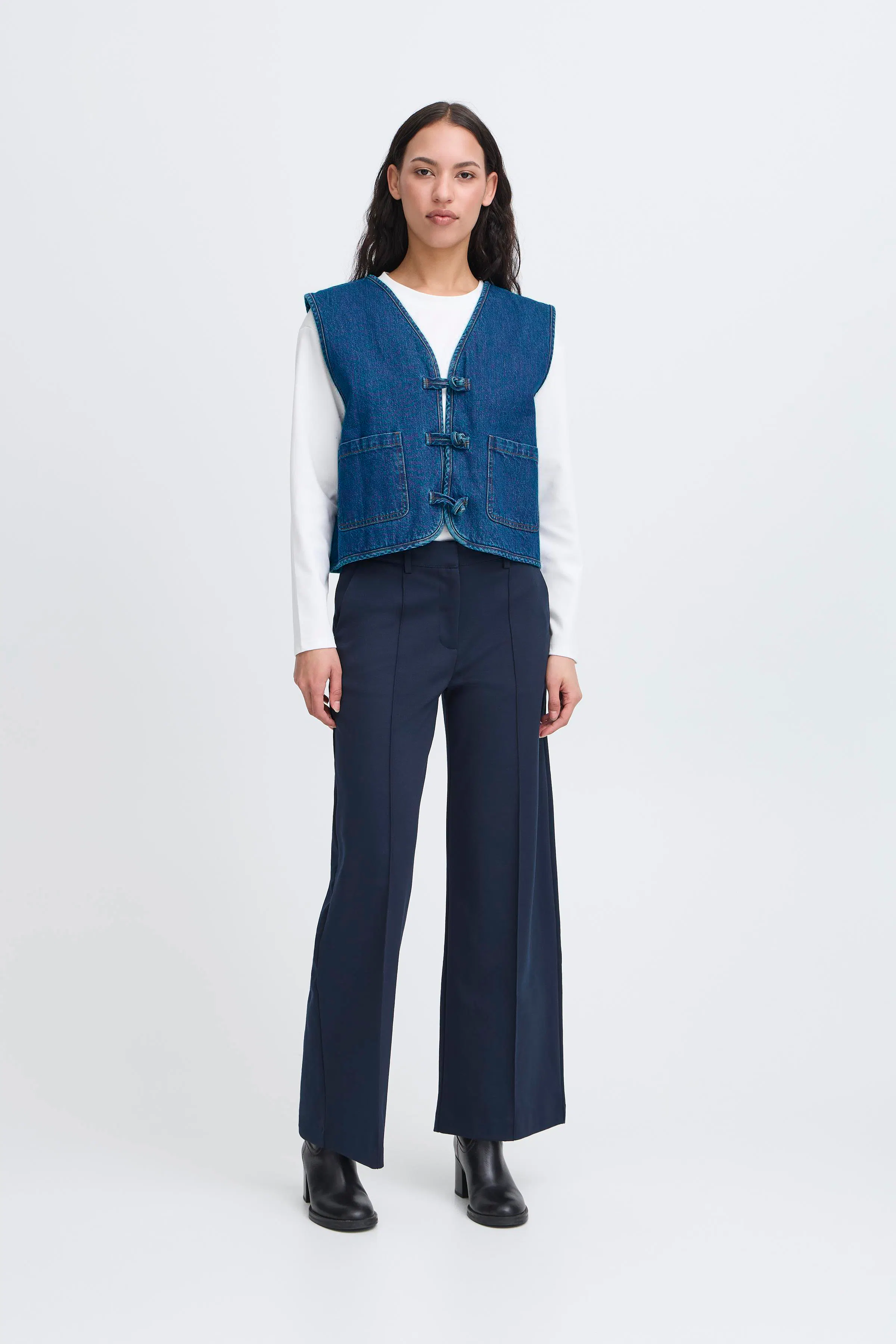 IHPELLIE Weste LOOKBOOK FRONT 20124067-200339