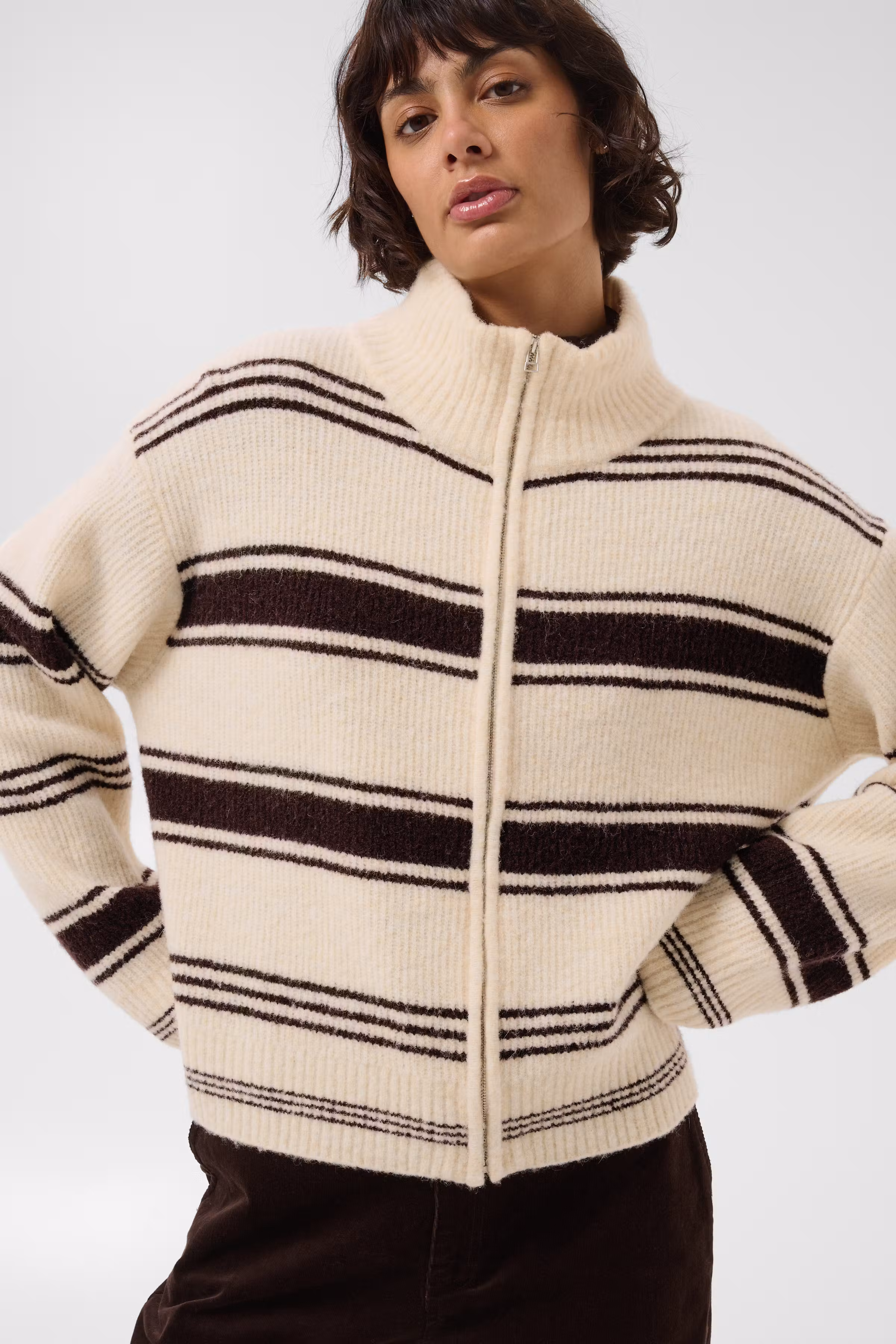 CamiriaPW Cardigan LOOKBOOK DETAIL 30310870-305331