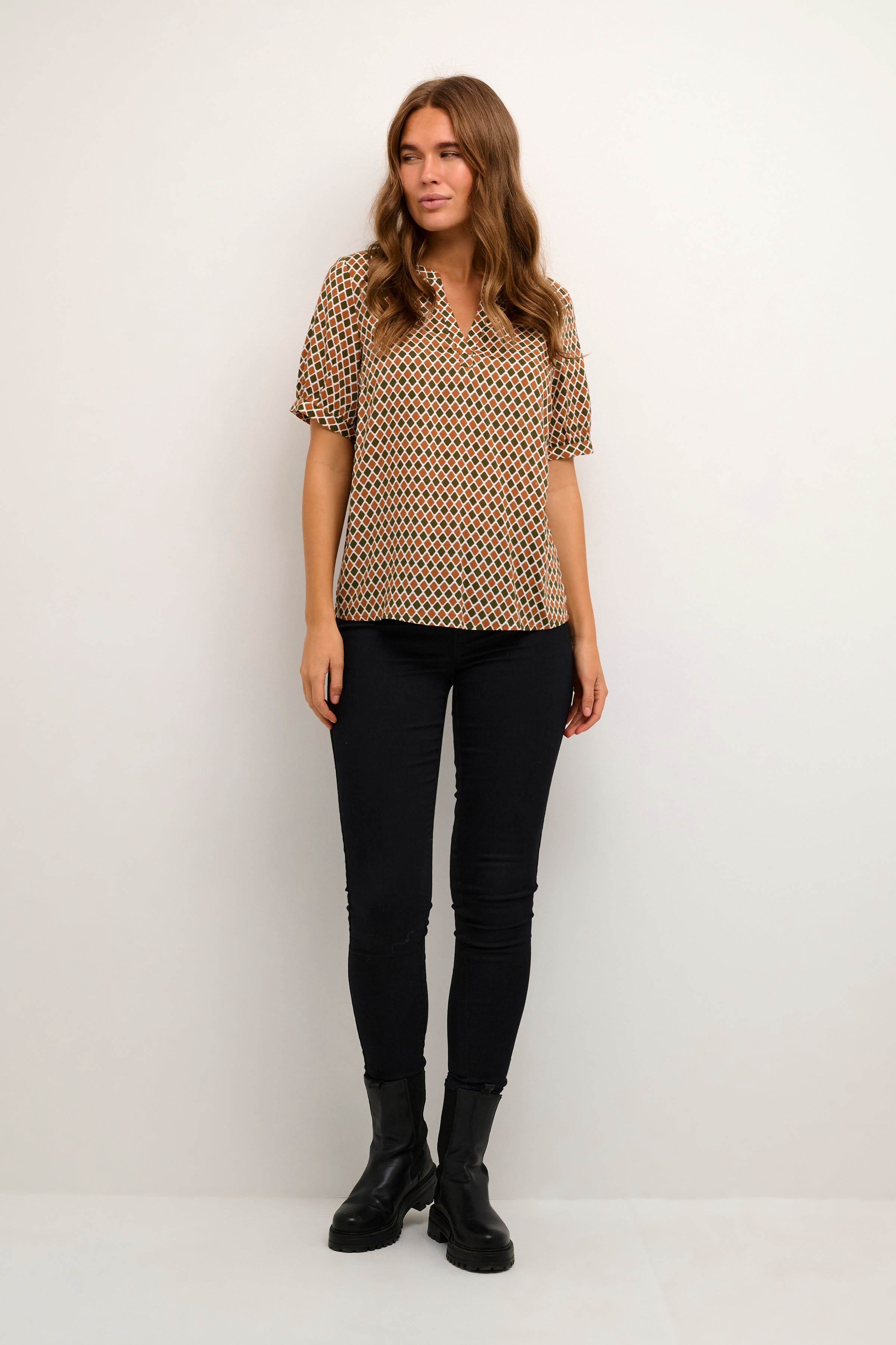 KAsally Bluse LOOKBOOK FRONT 10506986-100262