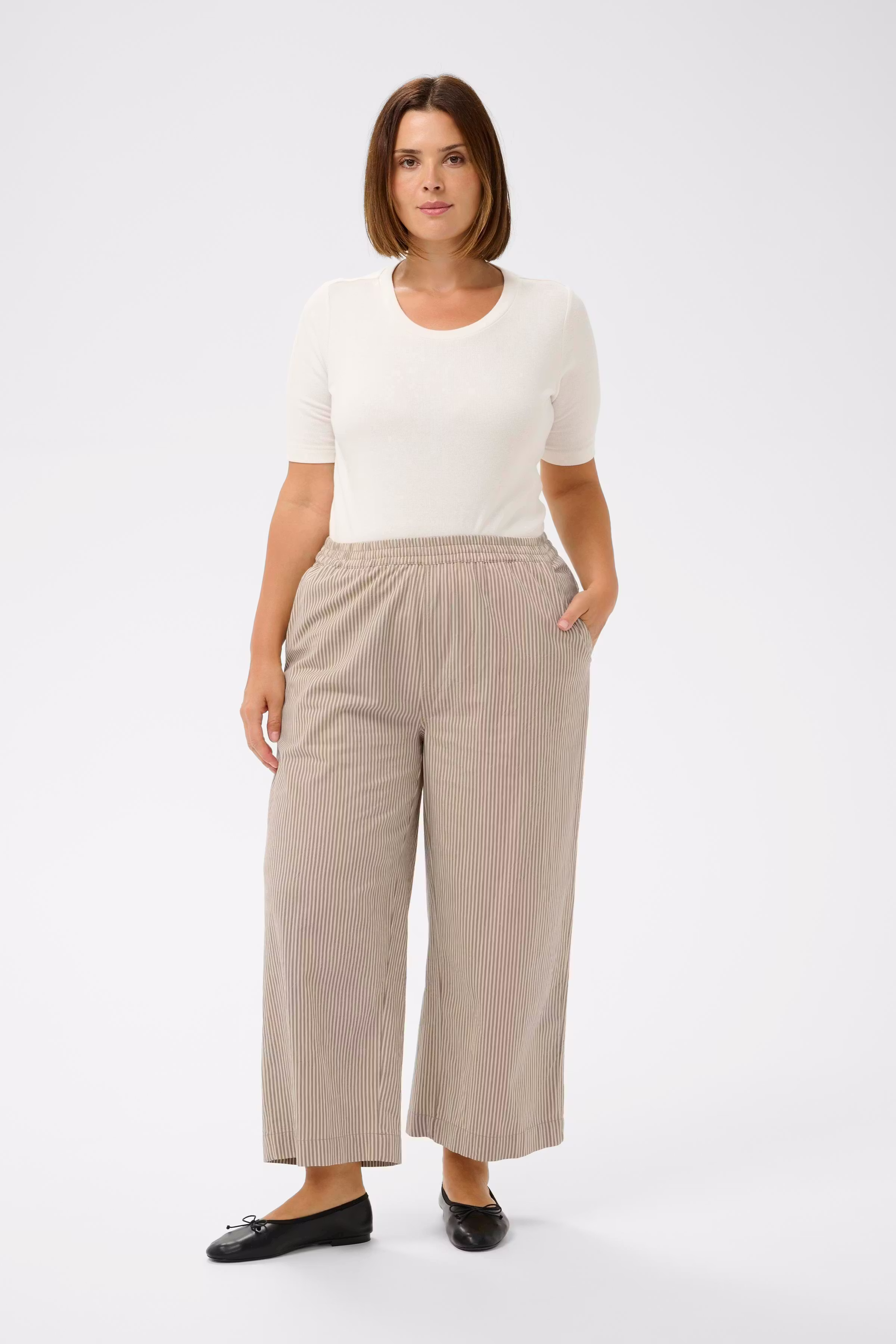 KCnana Trousers LOOKBOOK FRONT 10583312-107706