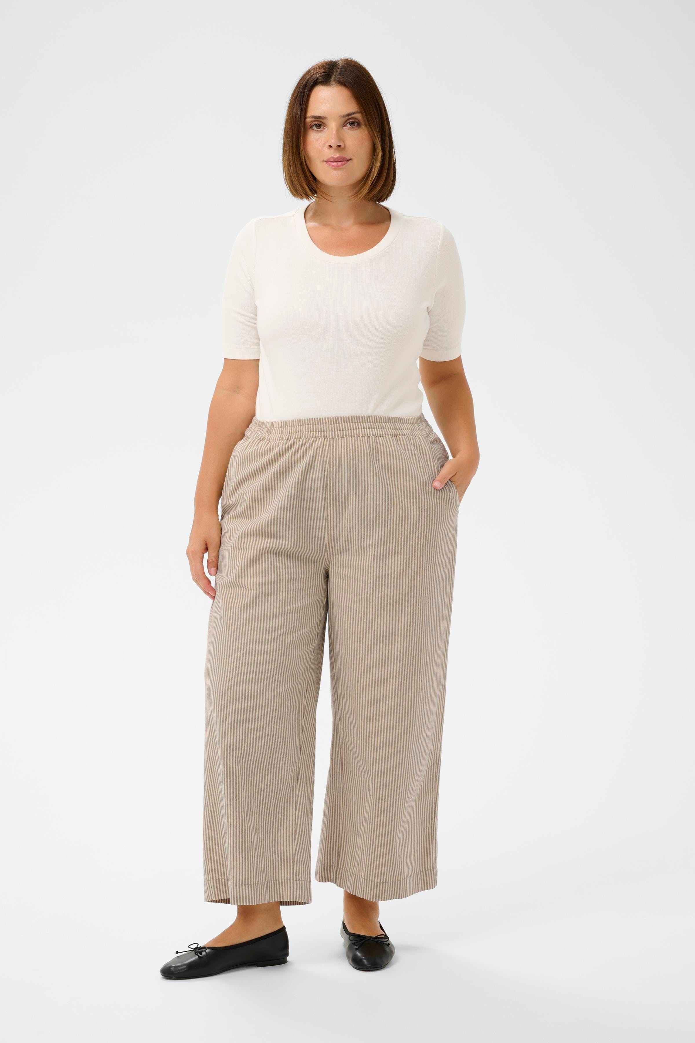 KCnana Pantalon LOOKBOOK FRONT 10583312-107706