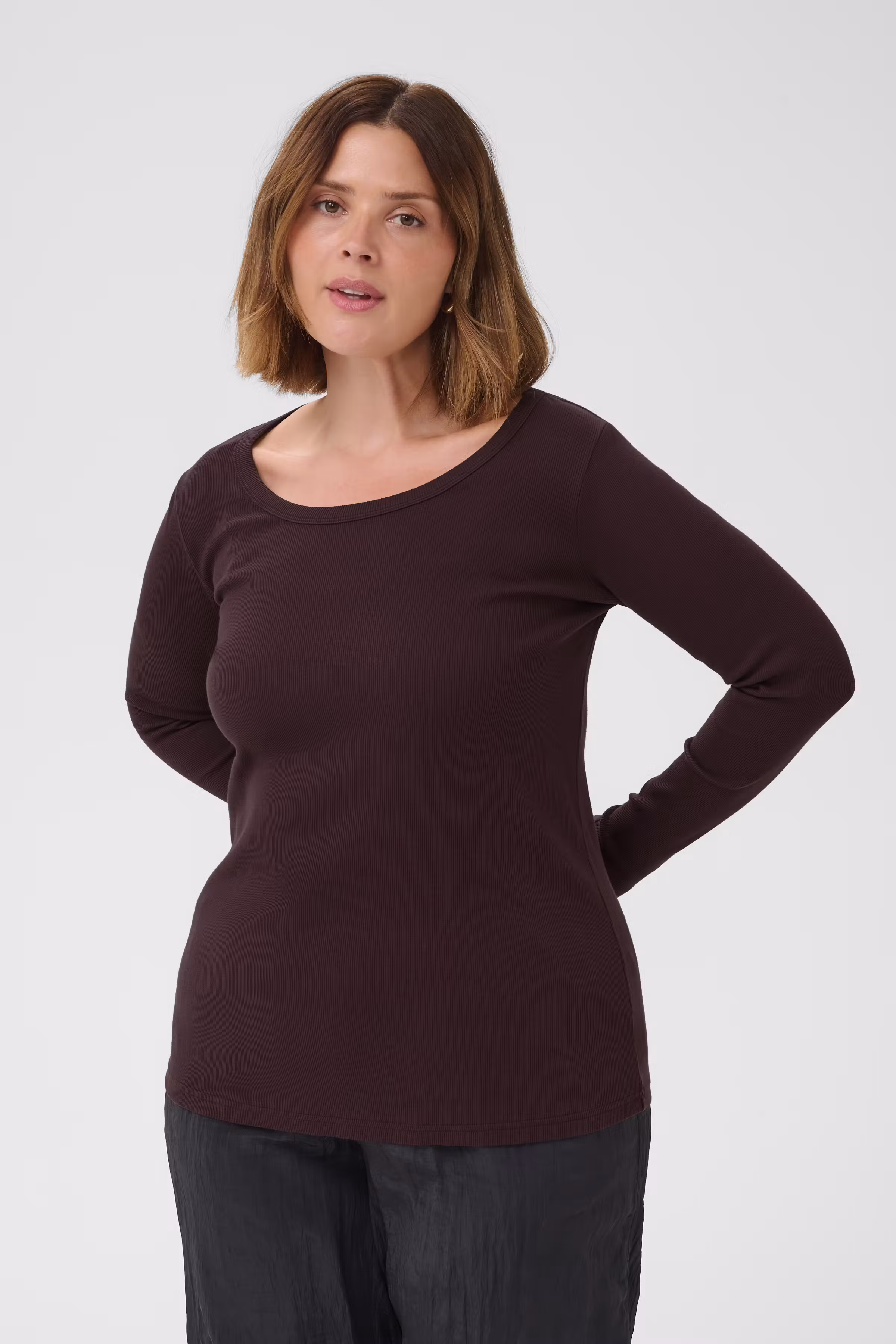 KCcarina T-shirt LOOKBOOK FRONT 10584385-191619