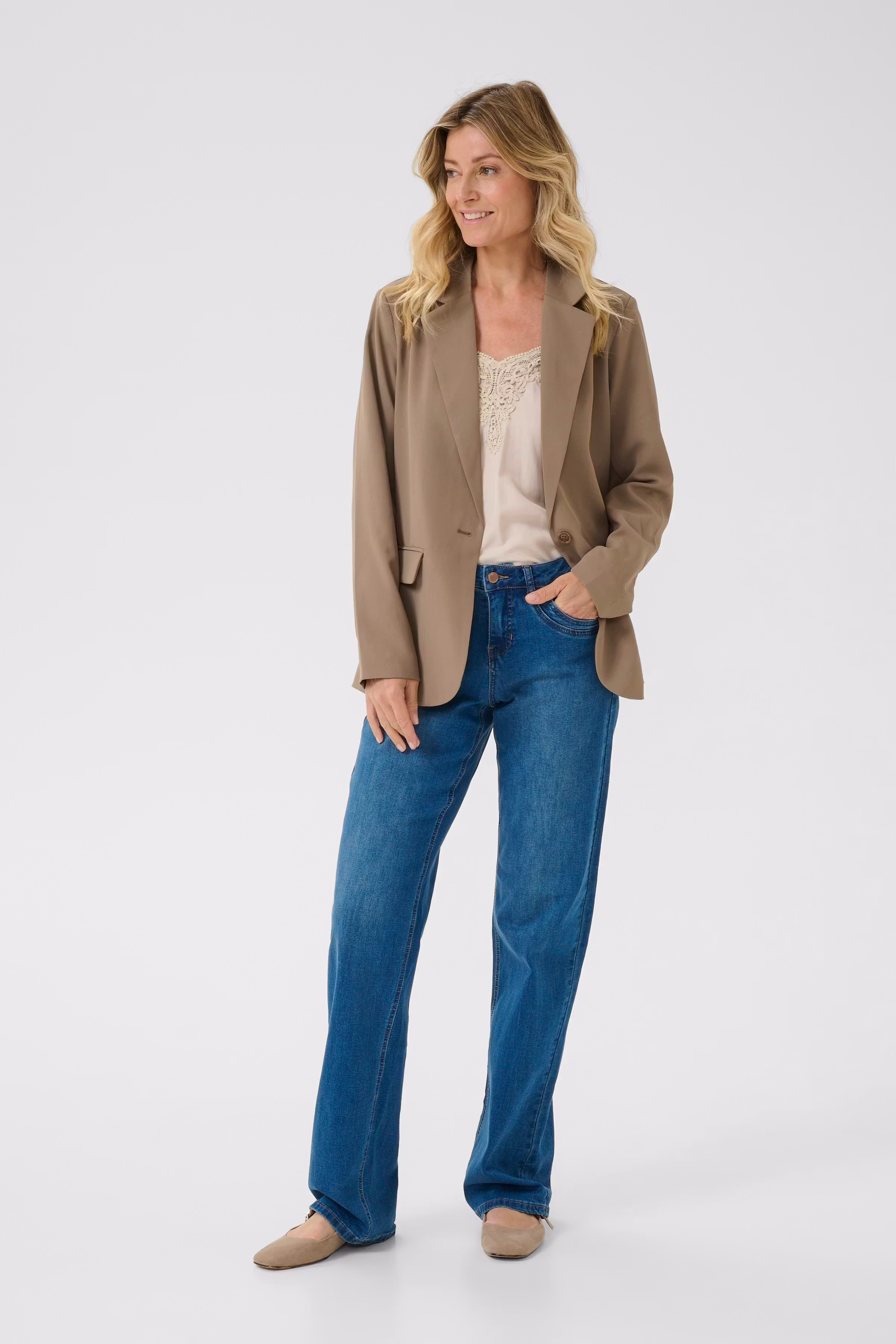 CRCan Blazer LOOKBOOK FRONT 10614073-170909